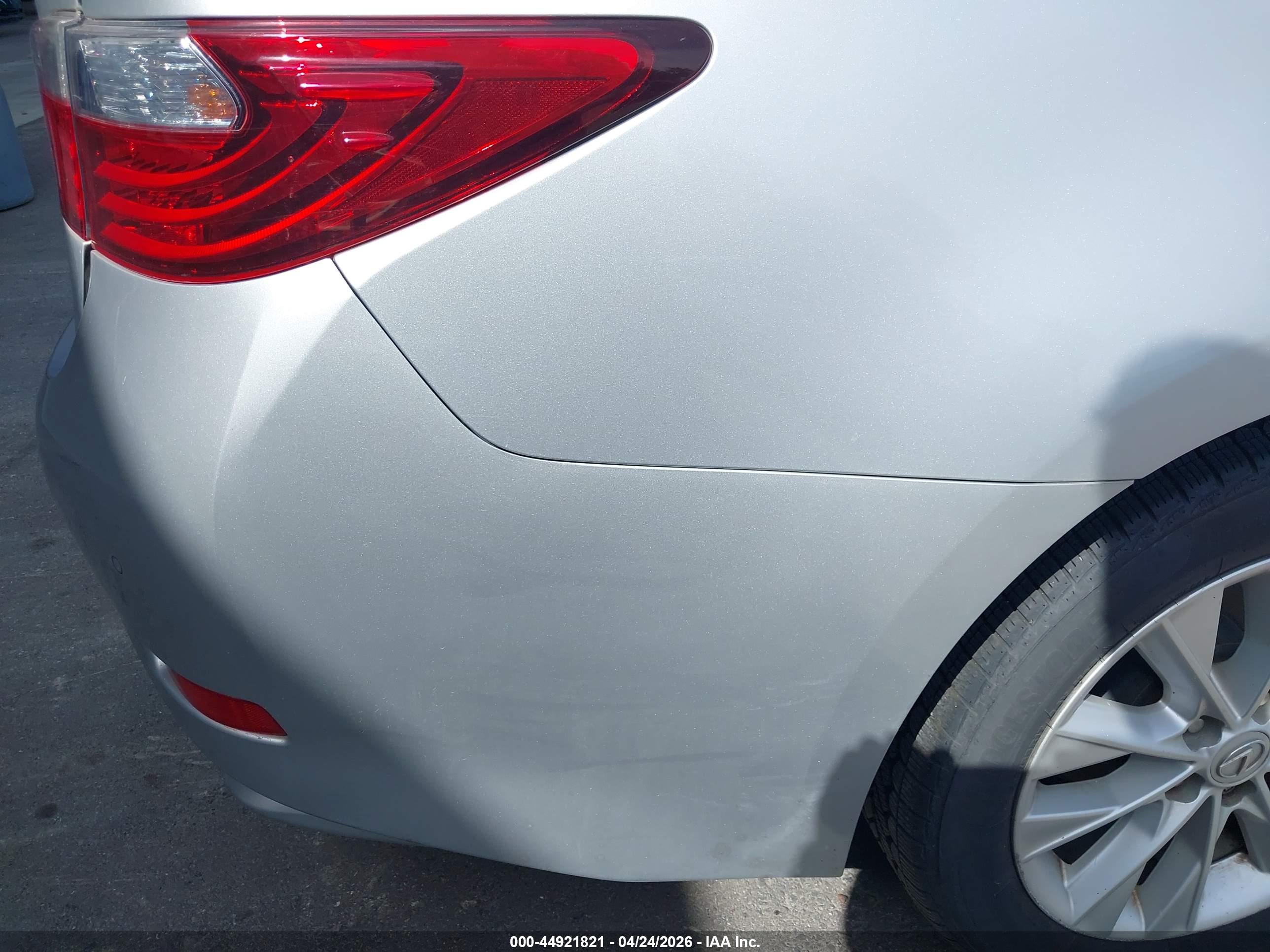 LEXUS ES image 6