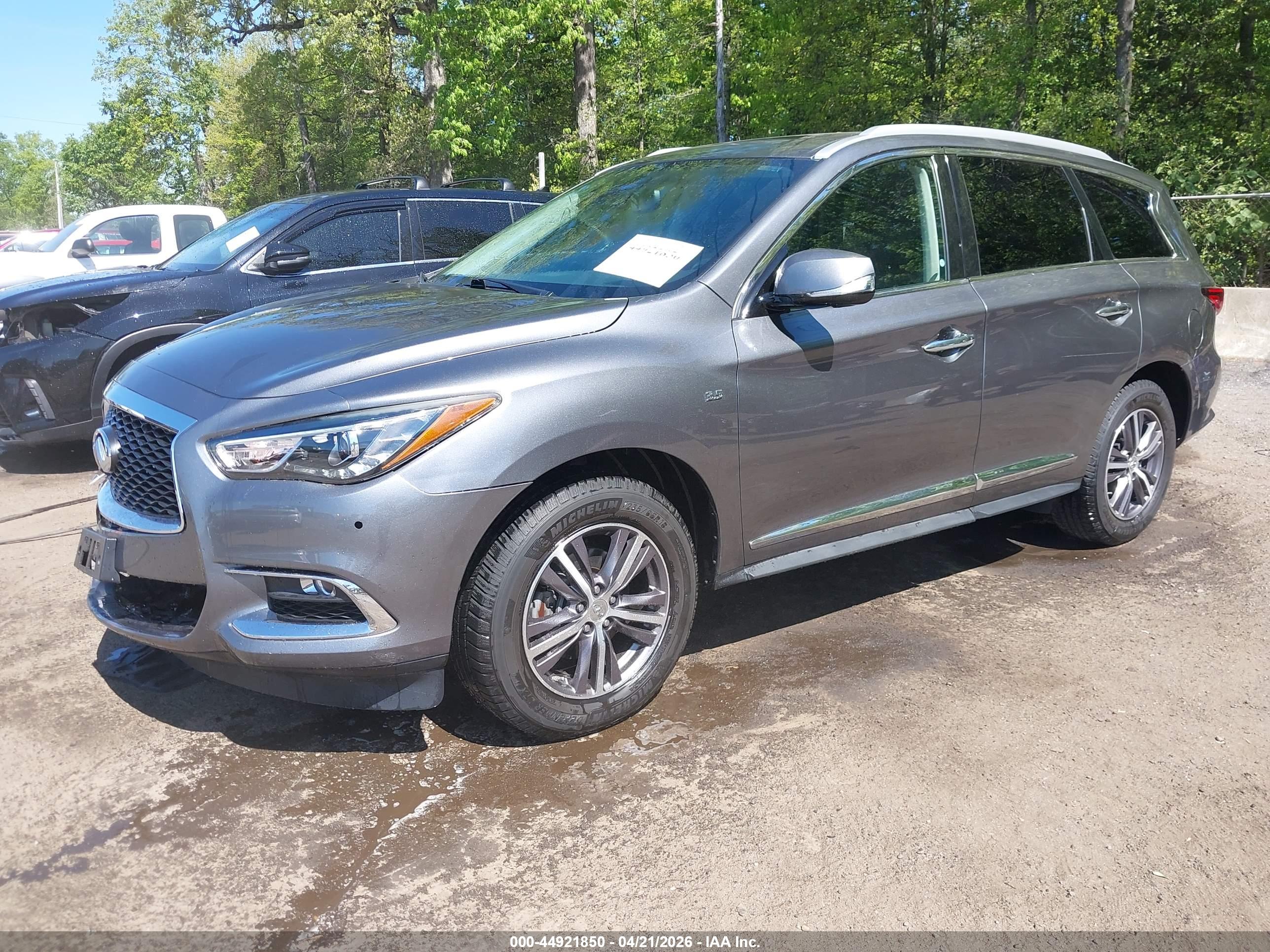 INFINITI QX60 image 2