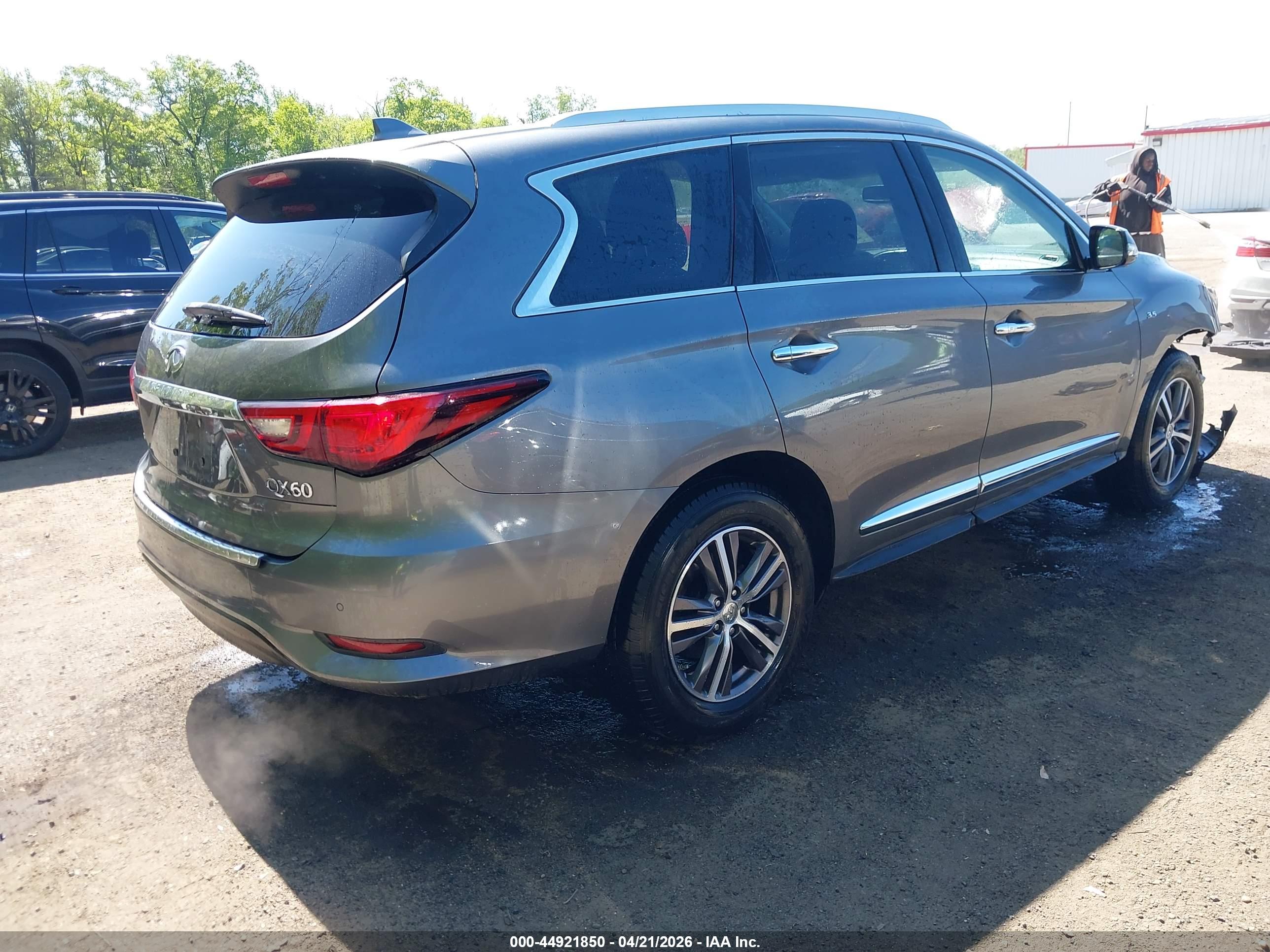 INFINITI QX60 image 4