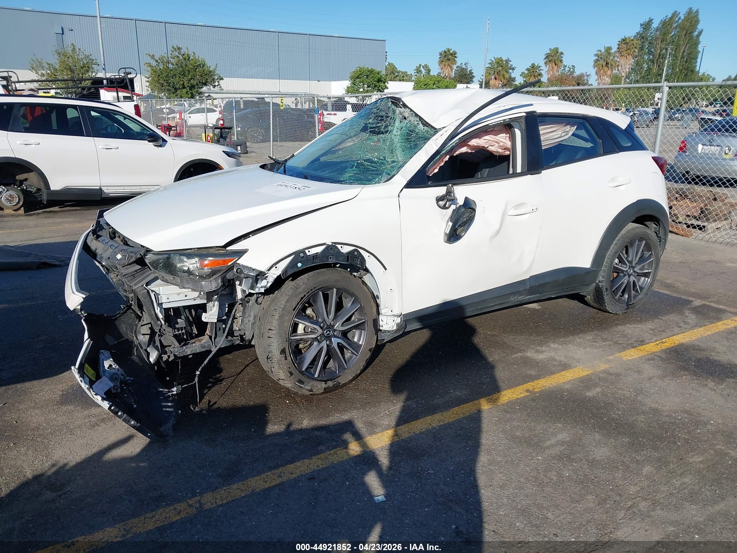 MAZDA CX-3 image 2