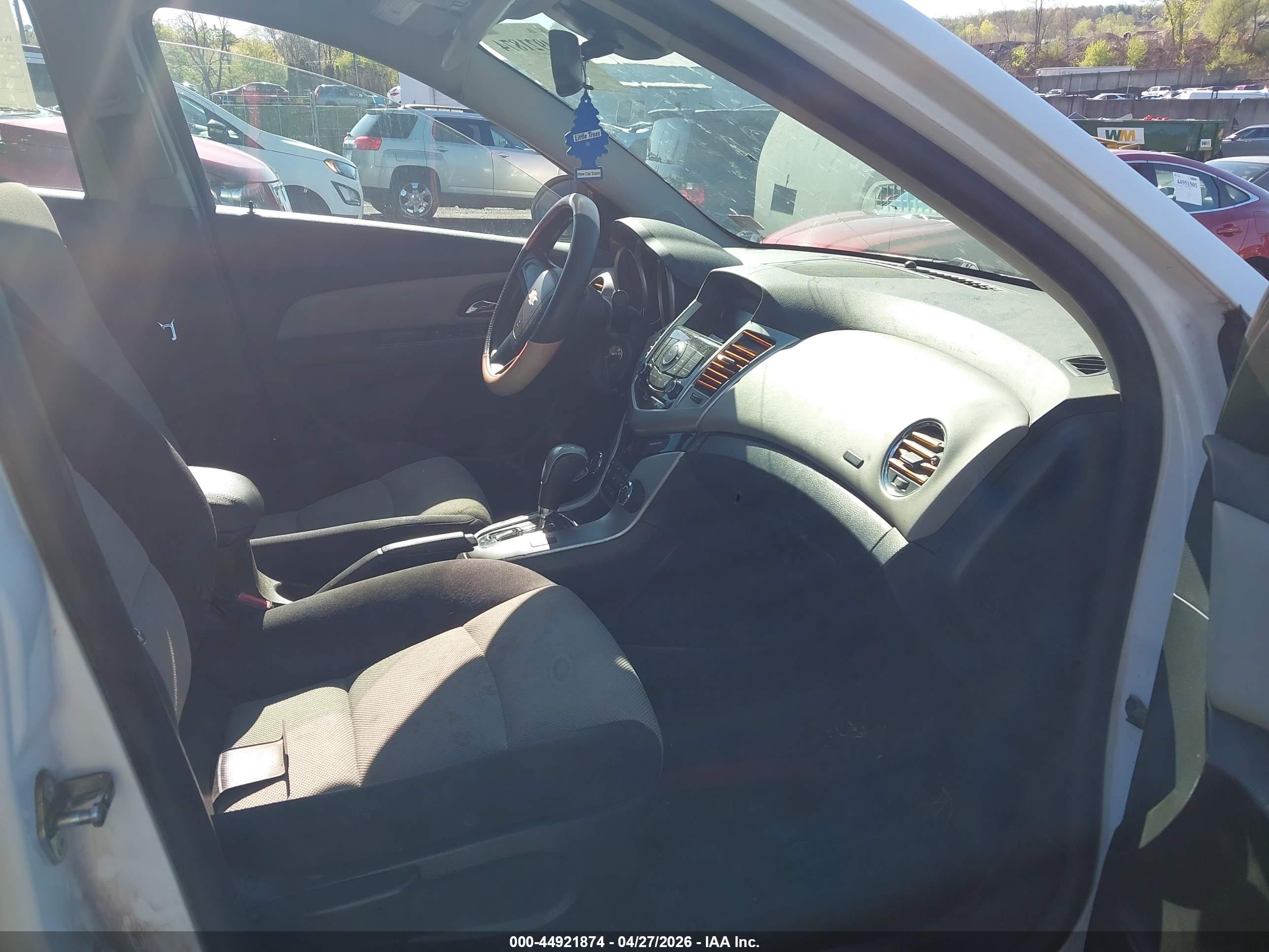 CHEVROLET CRUZE image 5