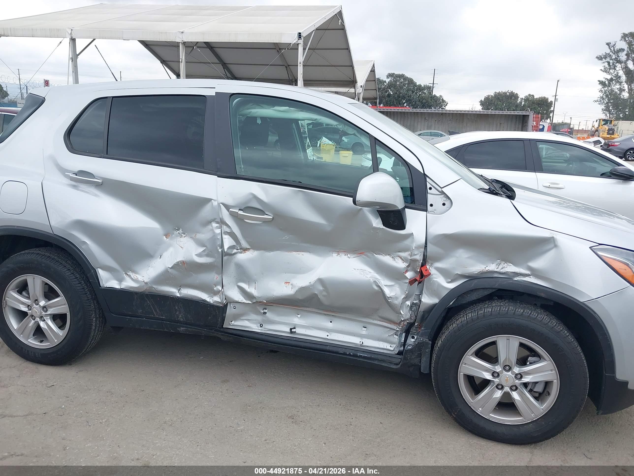 CHEVROLET TRAX image 6