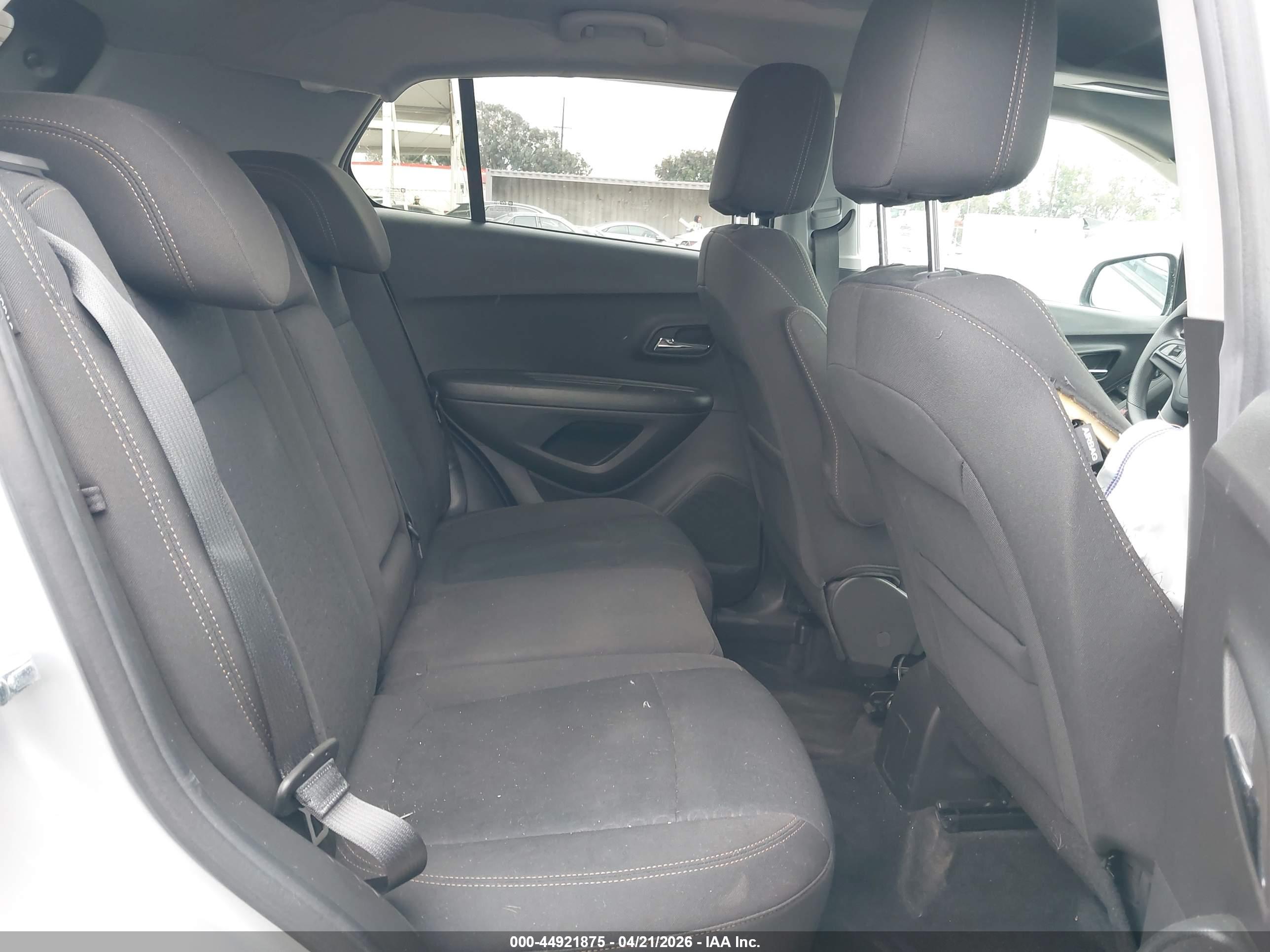 CHEVROLET TRAX image 8