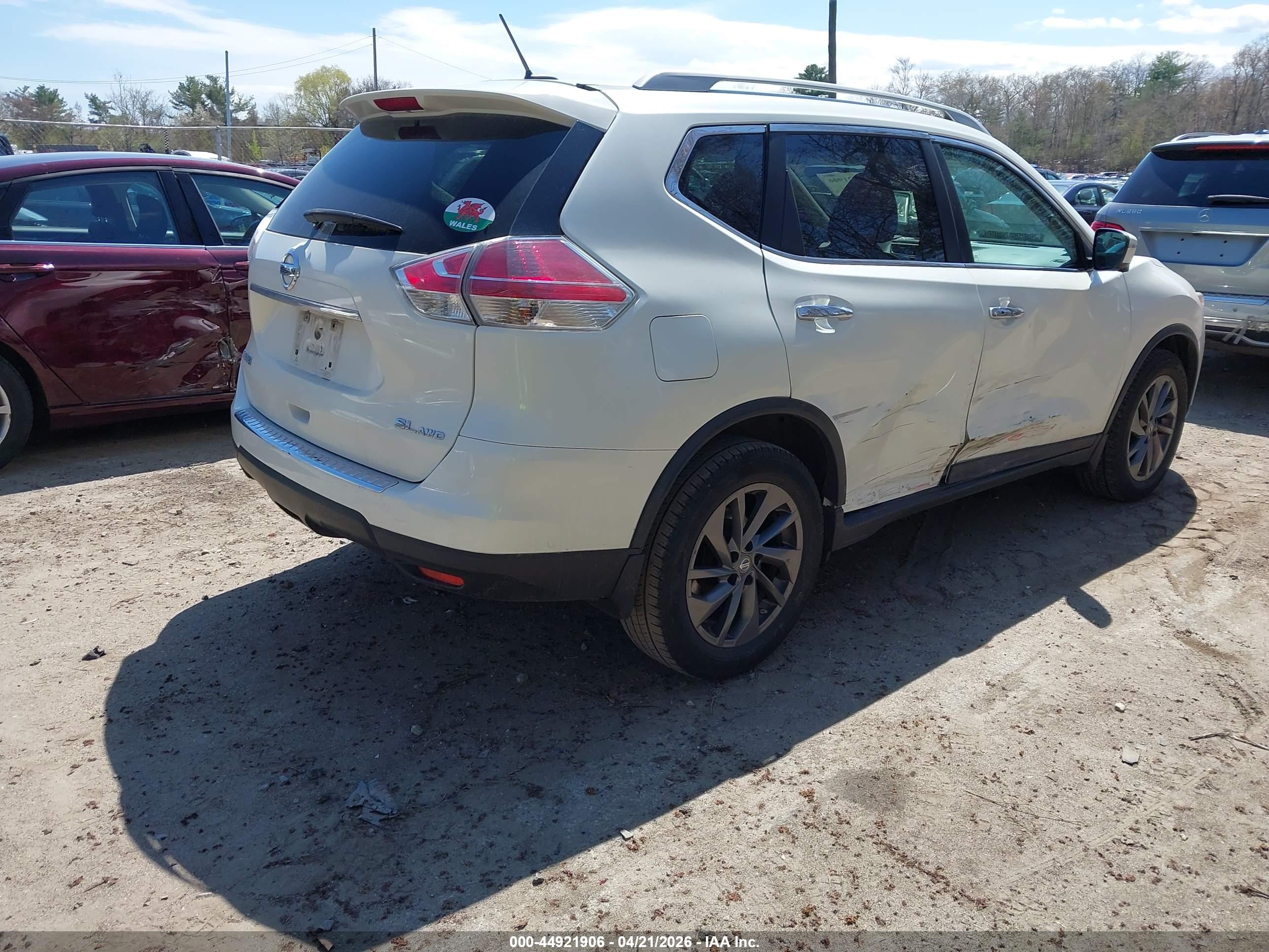 NISSAN ROGUE image 4