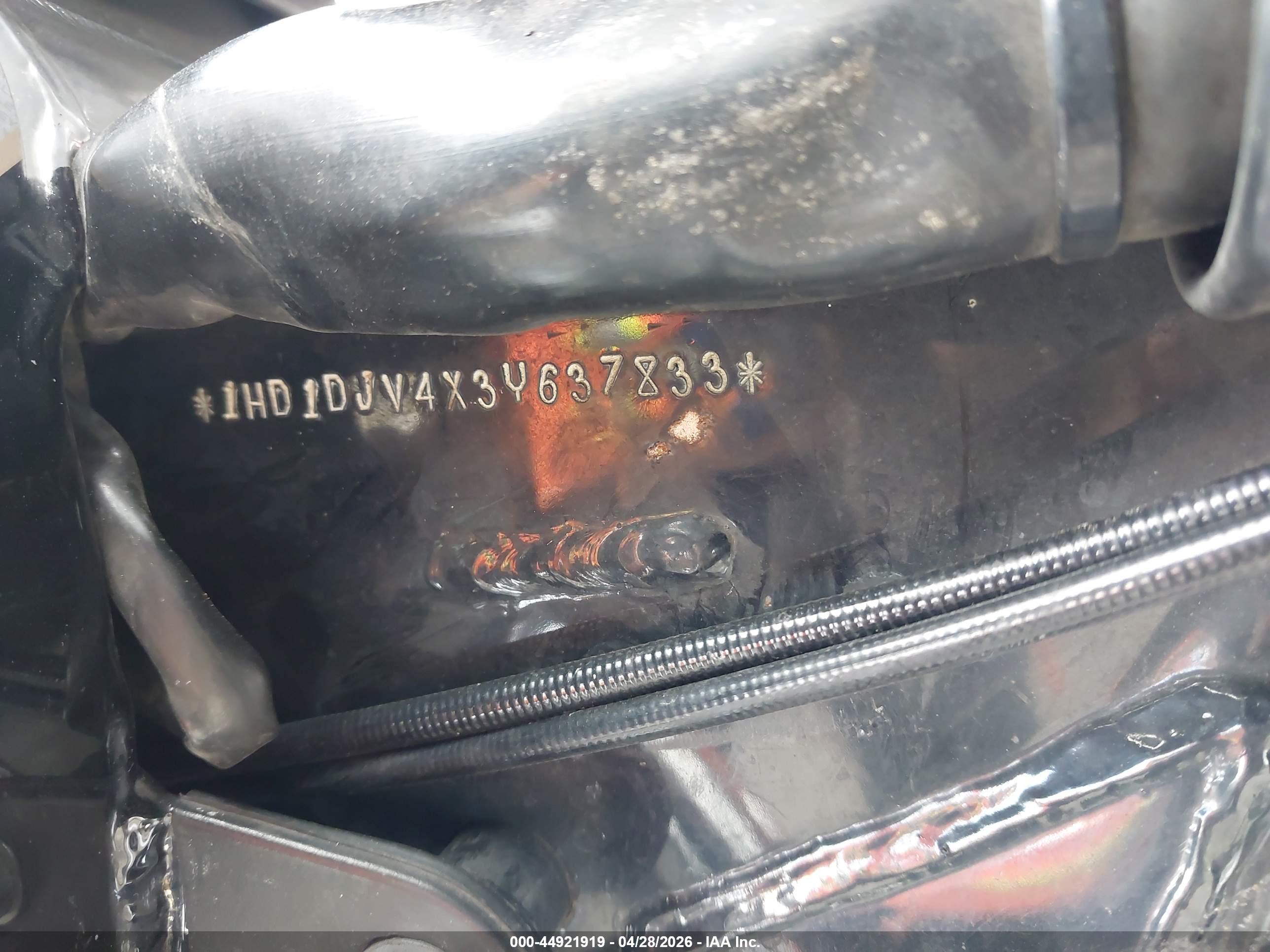 HARLEY-DAVIDSON FLHTC image 10
