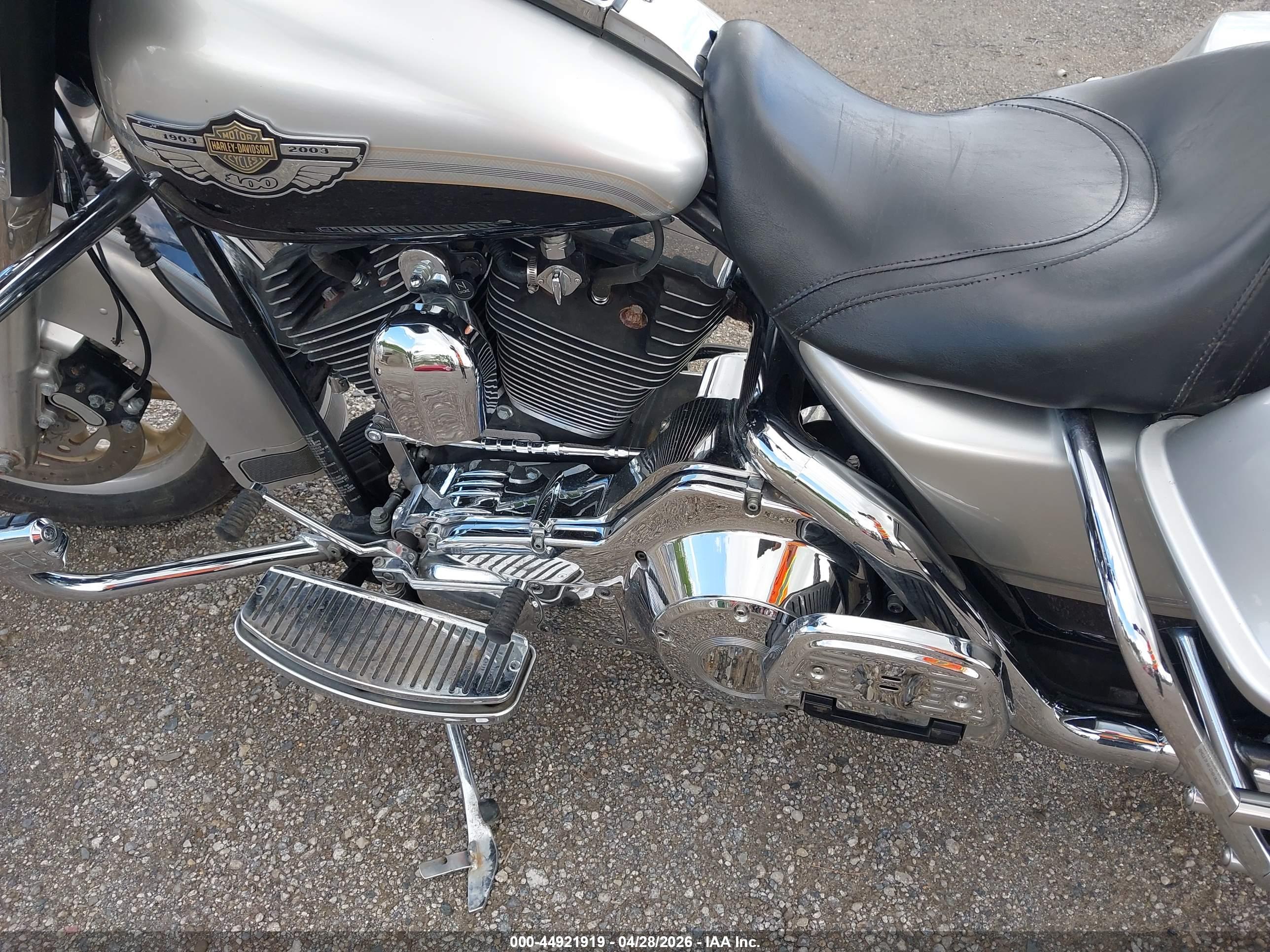 HARLEY-DAVIDSON FLHTC image 9