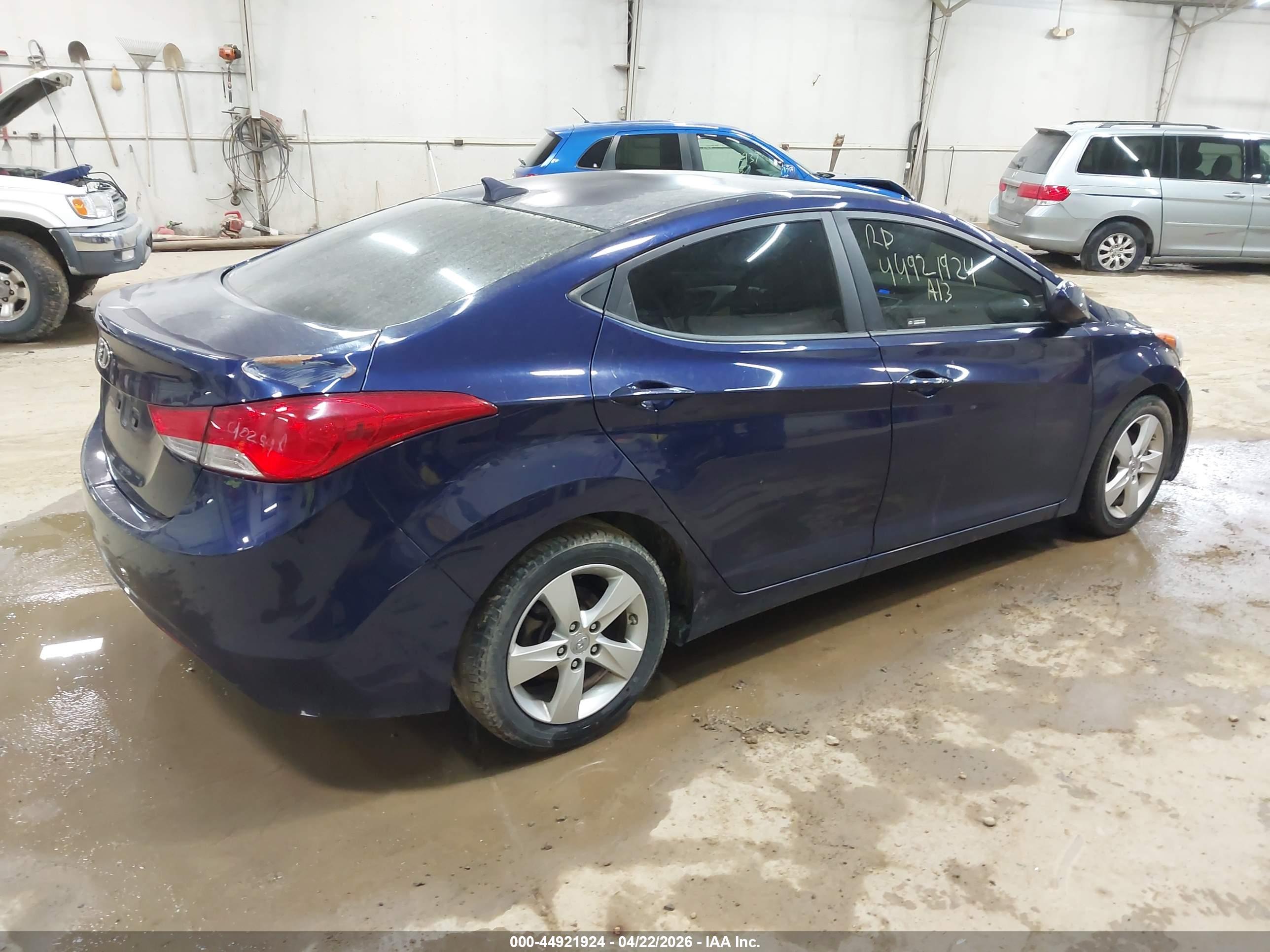 HYUNDAI ELANTRA image 4