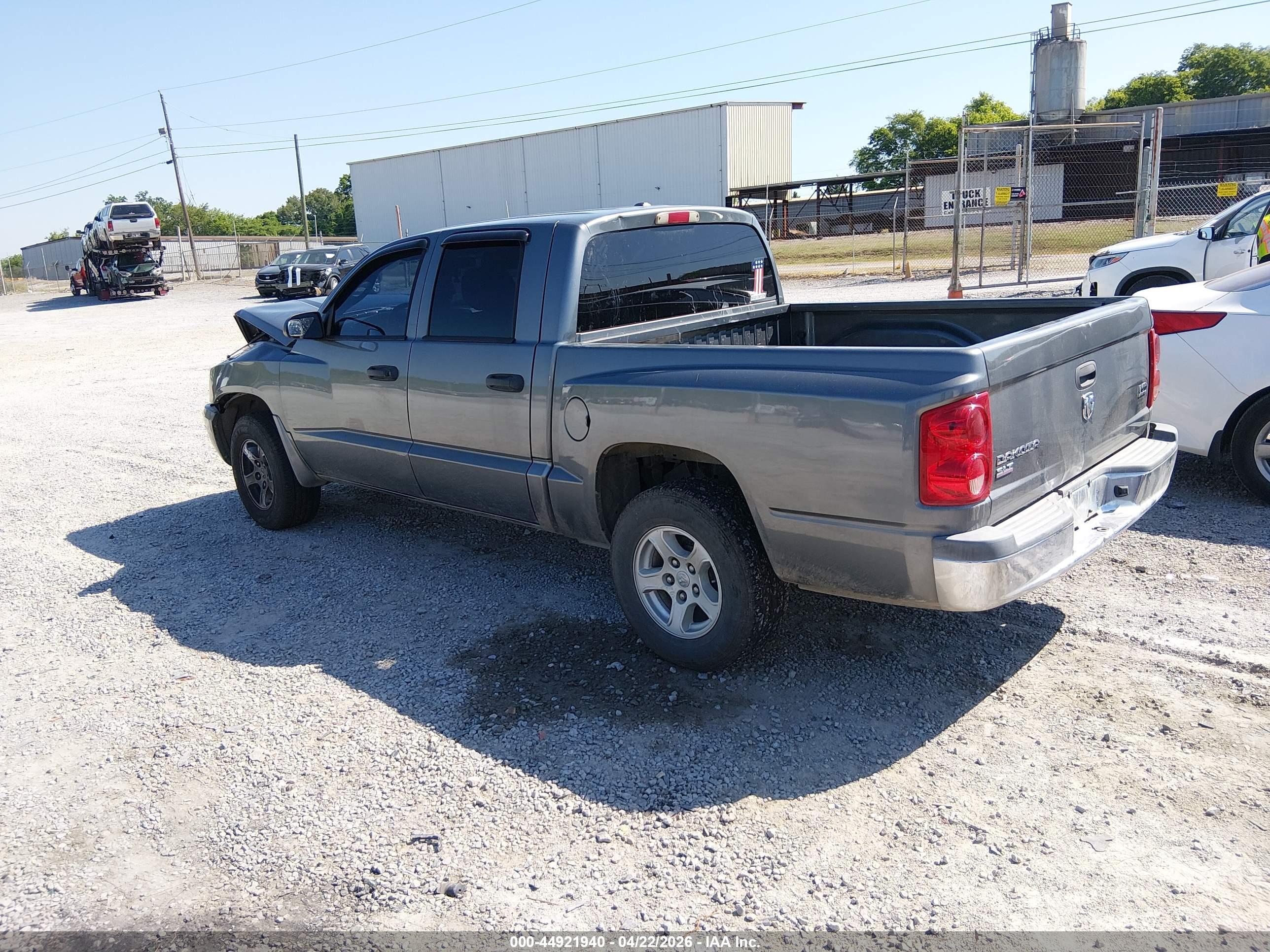 DODGE DAKOTA image 3