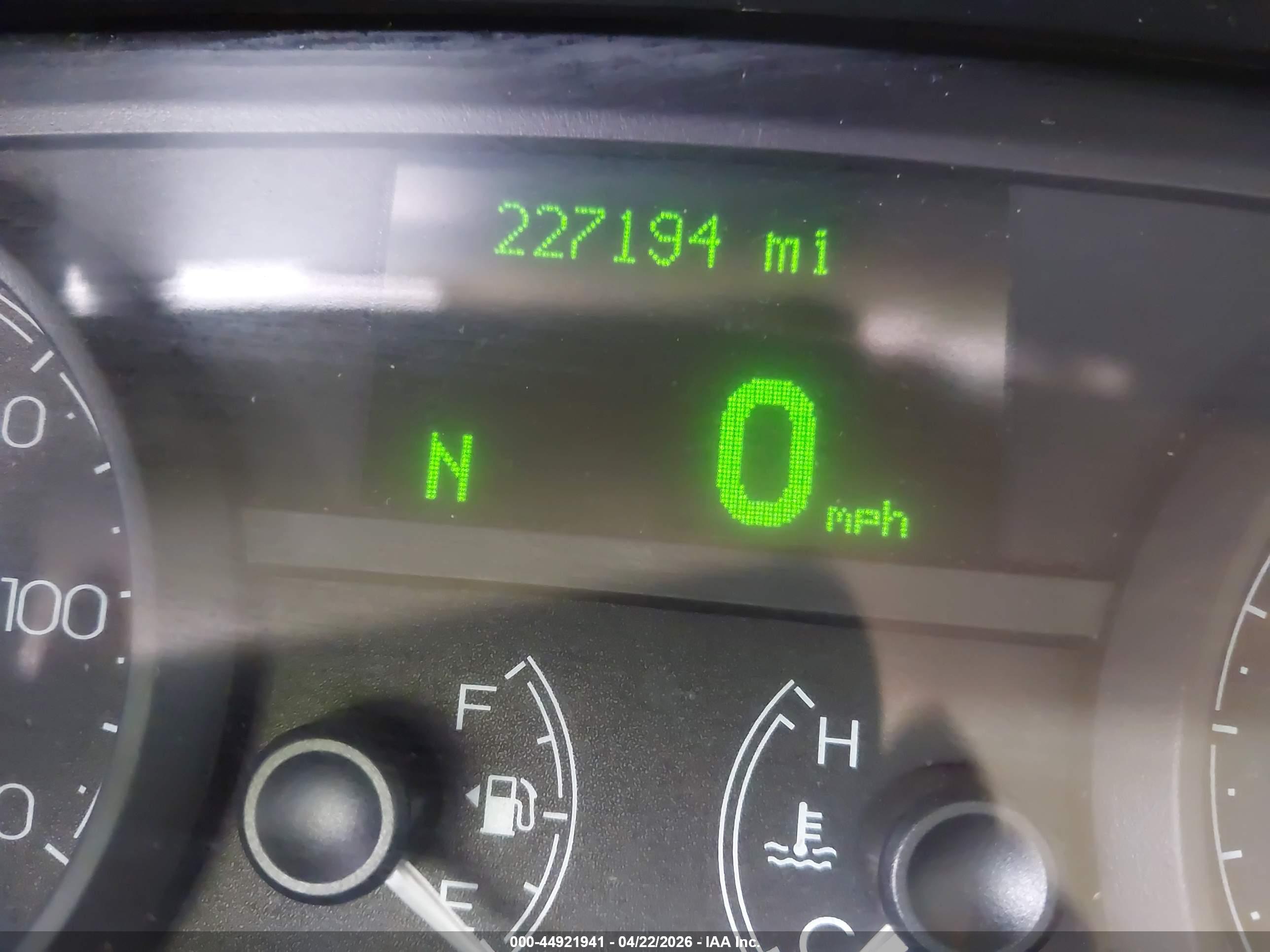 LINCOLN TOWN image 7
