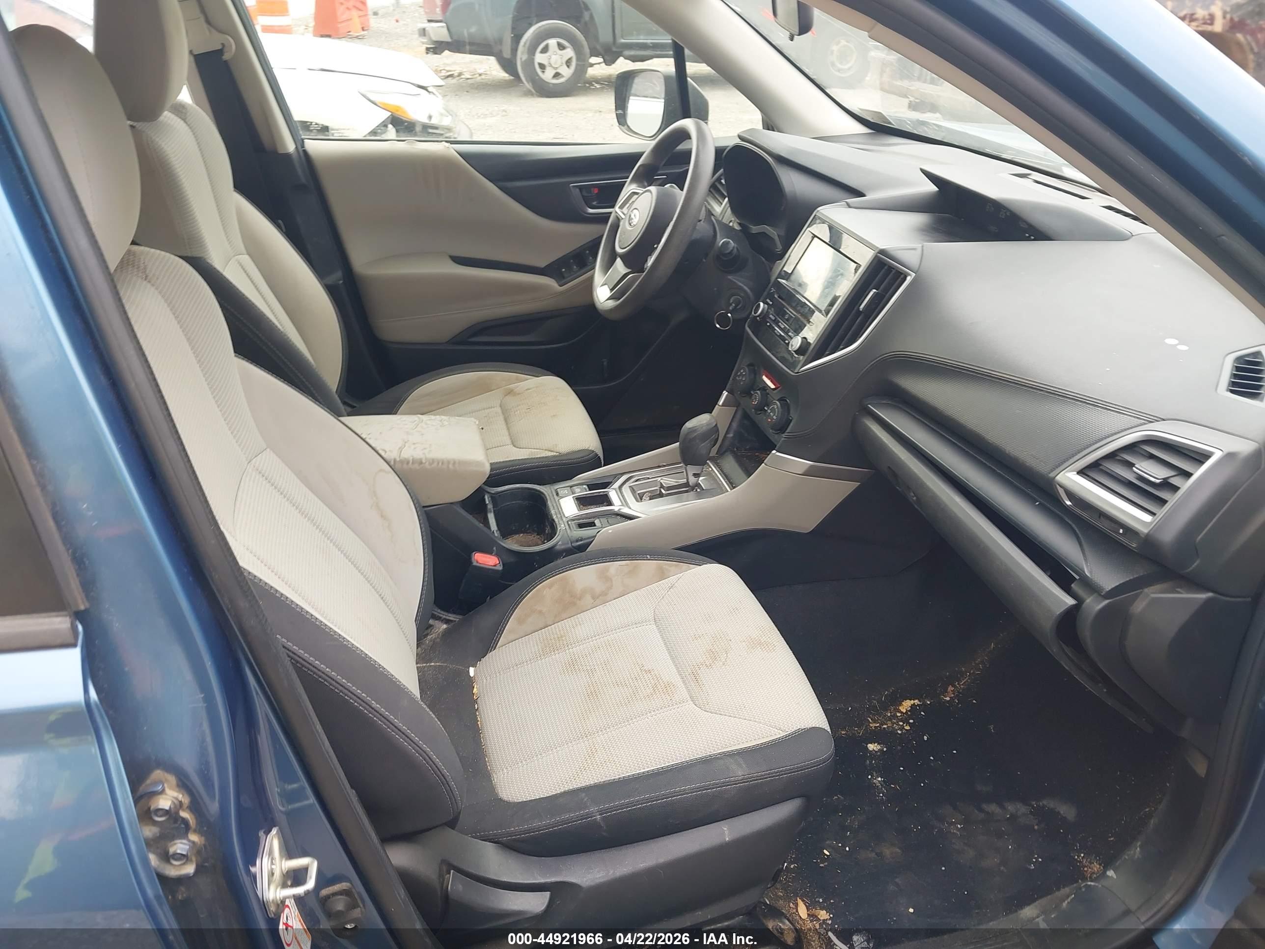 SUBARU FORESTER image 5