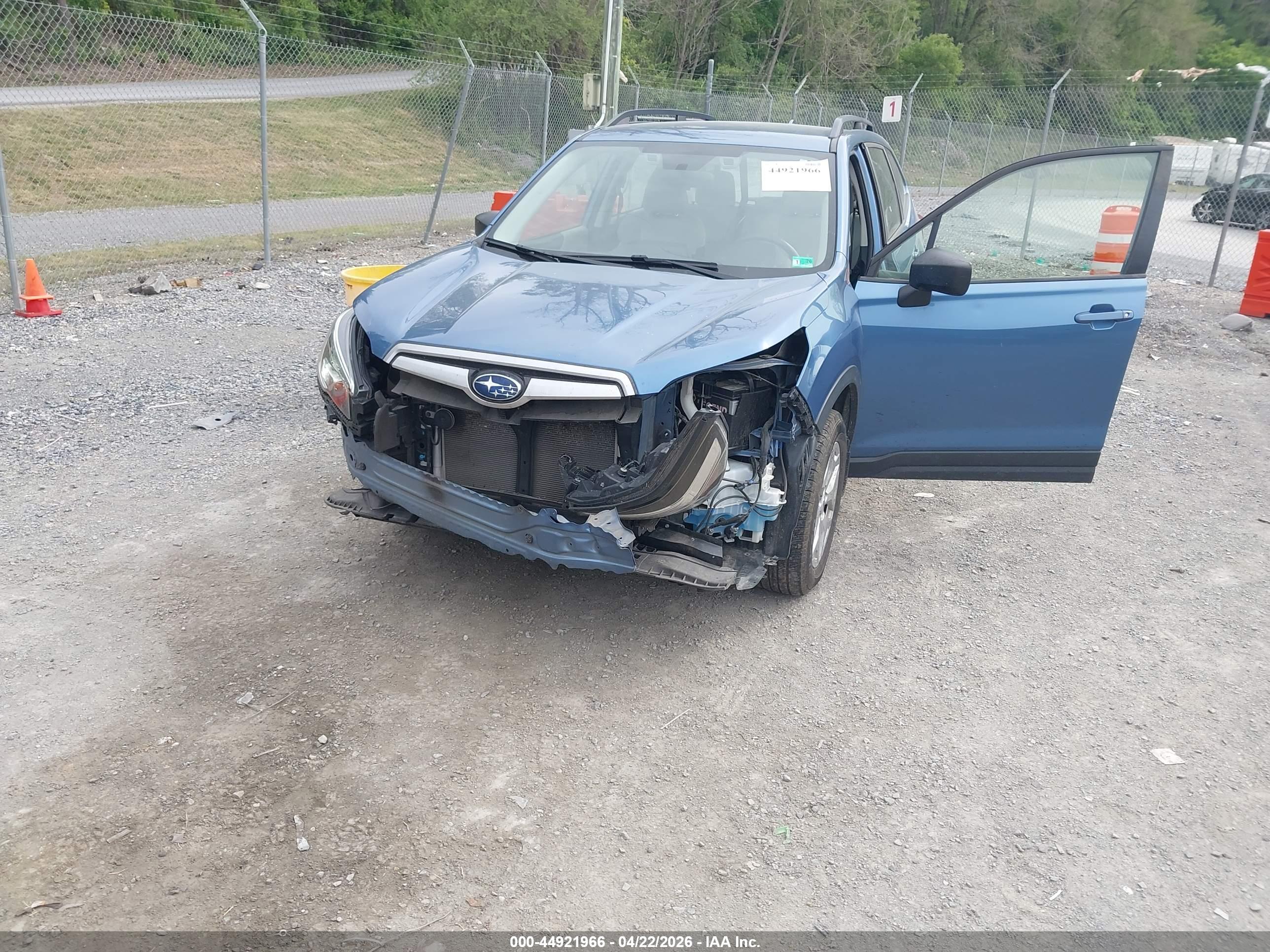 SUBARU FORESTER image 6