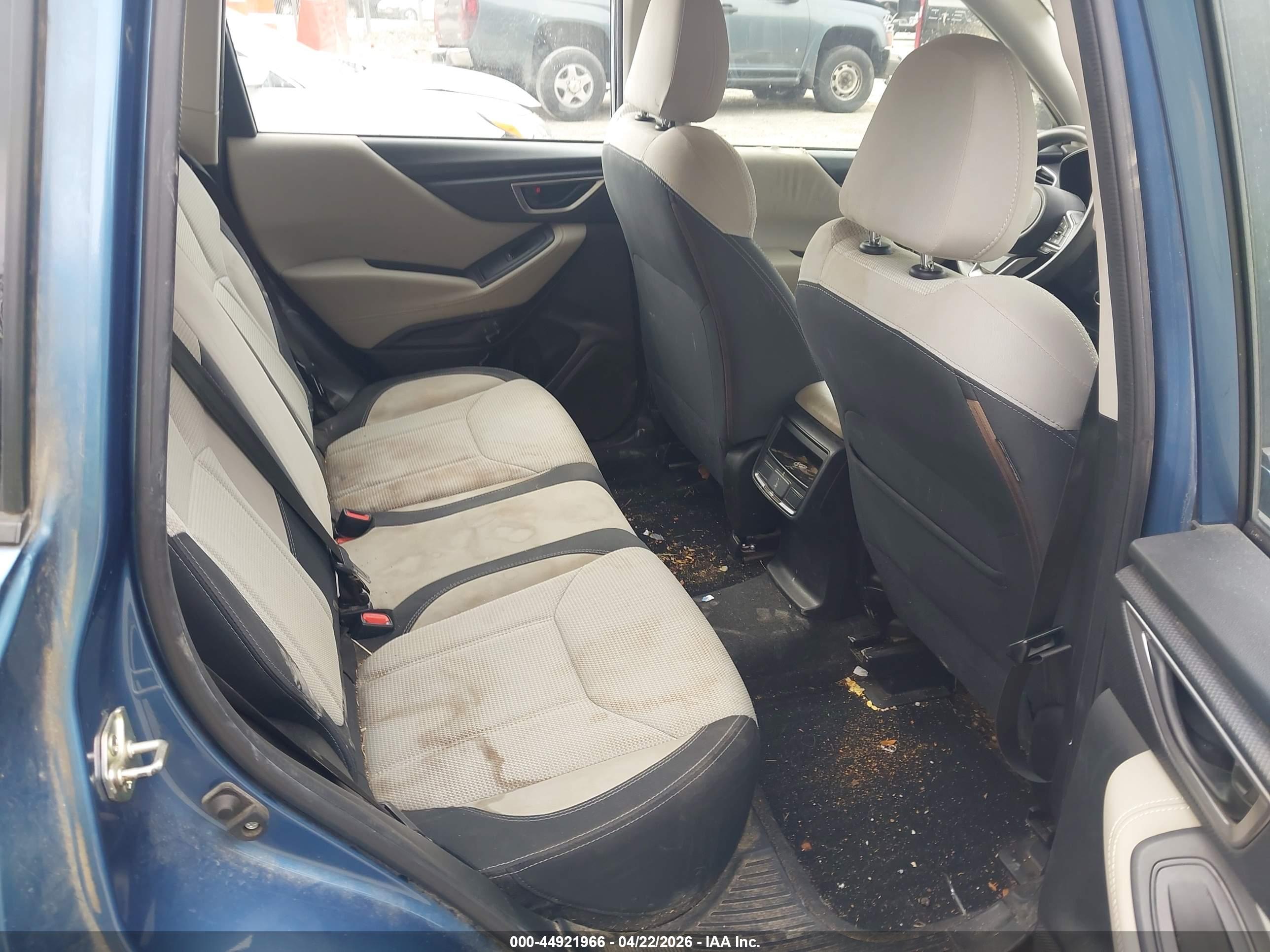 SUBARU FORESTER image 8