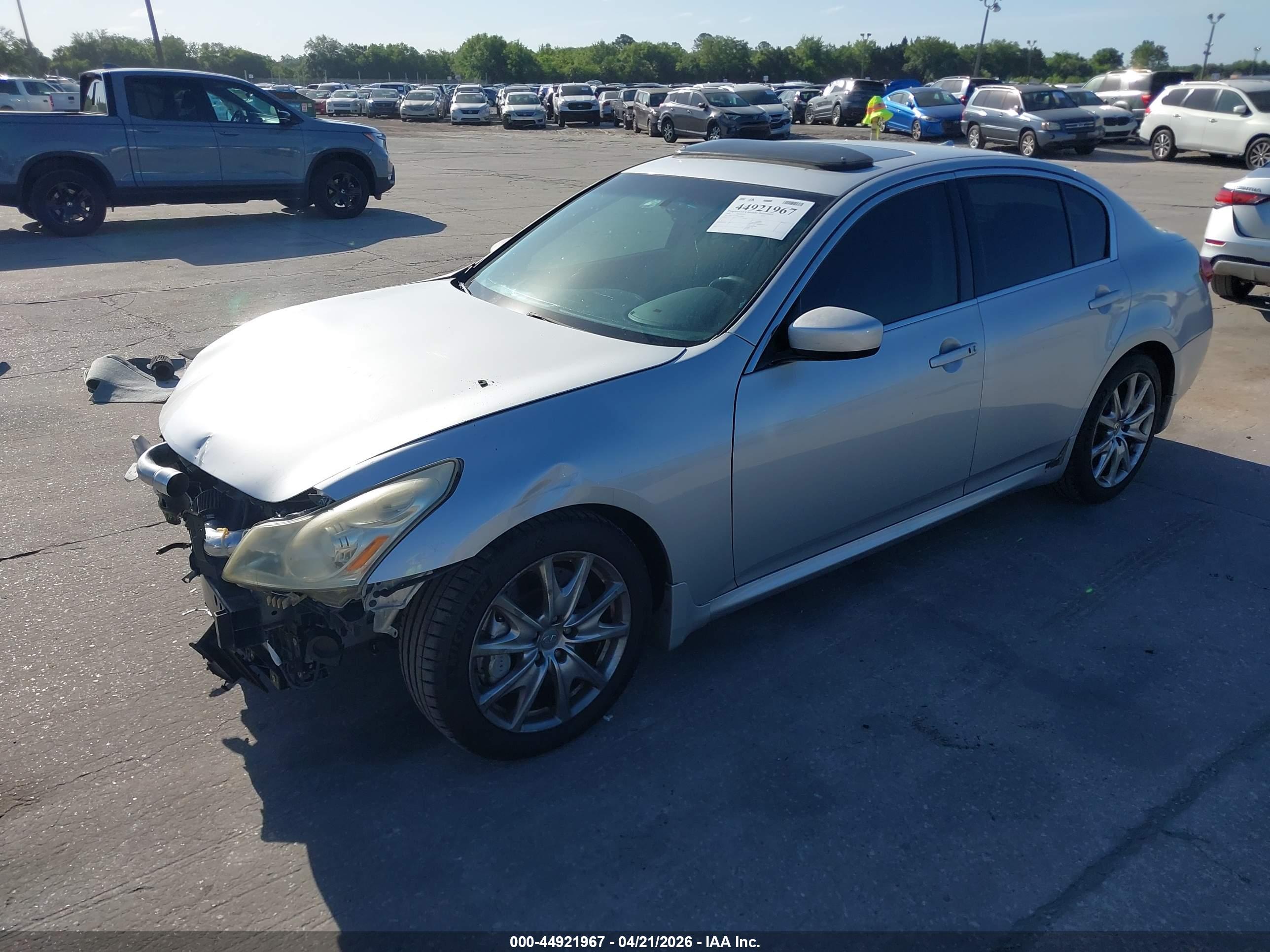 INFINITI G37 image 2