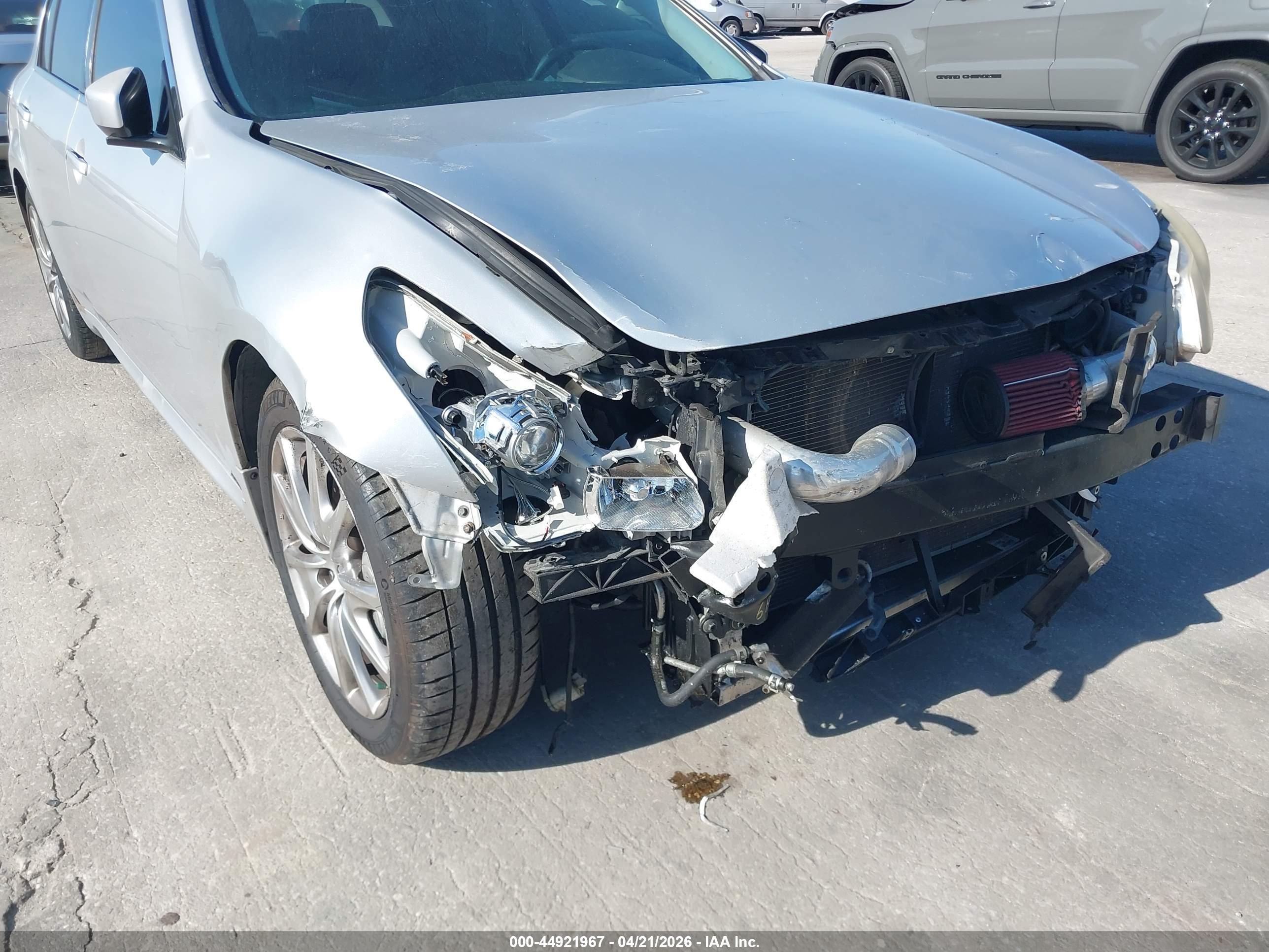 INFINITI G37 image 6