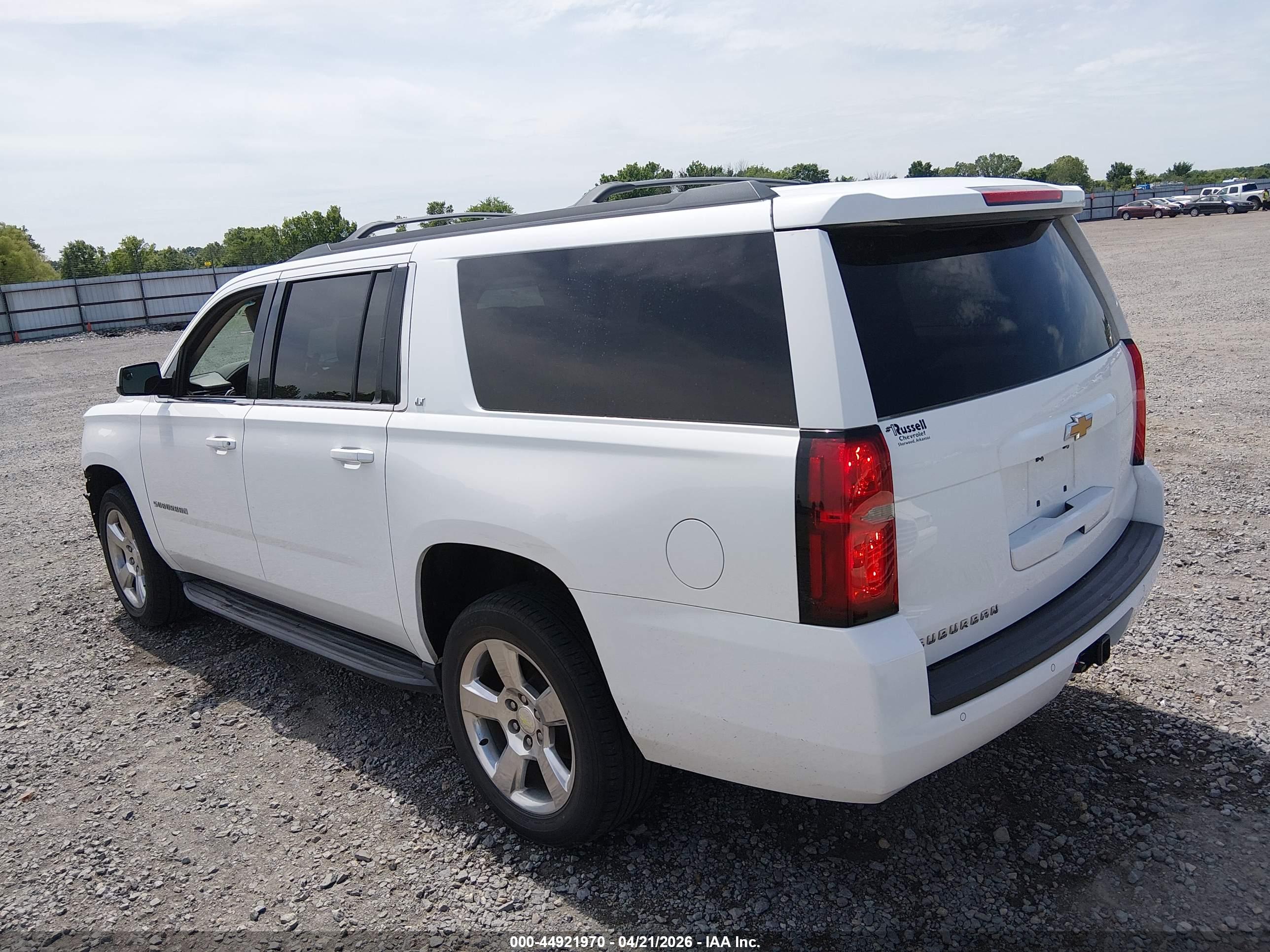 CHEVROLET SUBURBAN image 3