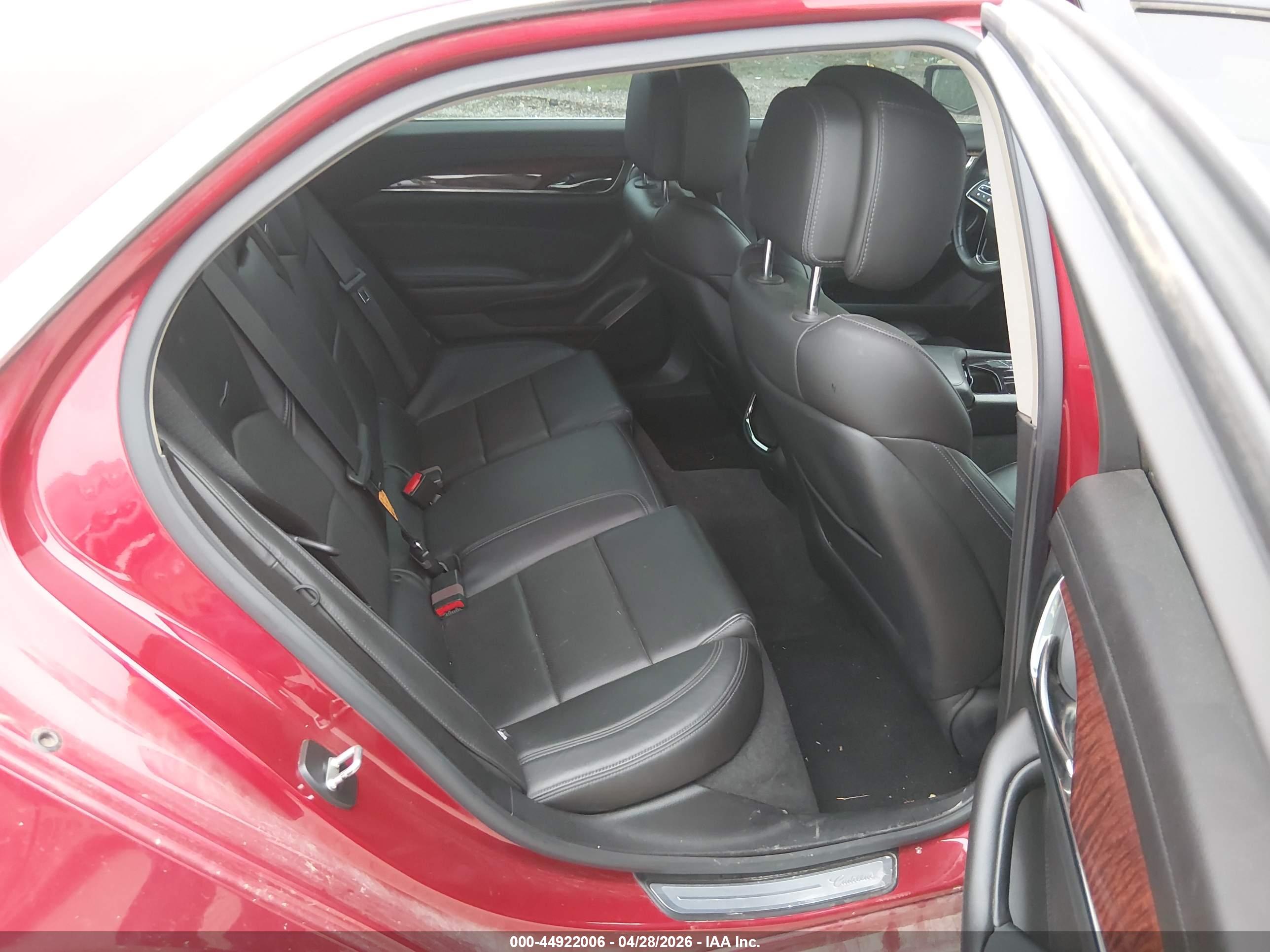 CADILLAC CTS image 8