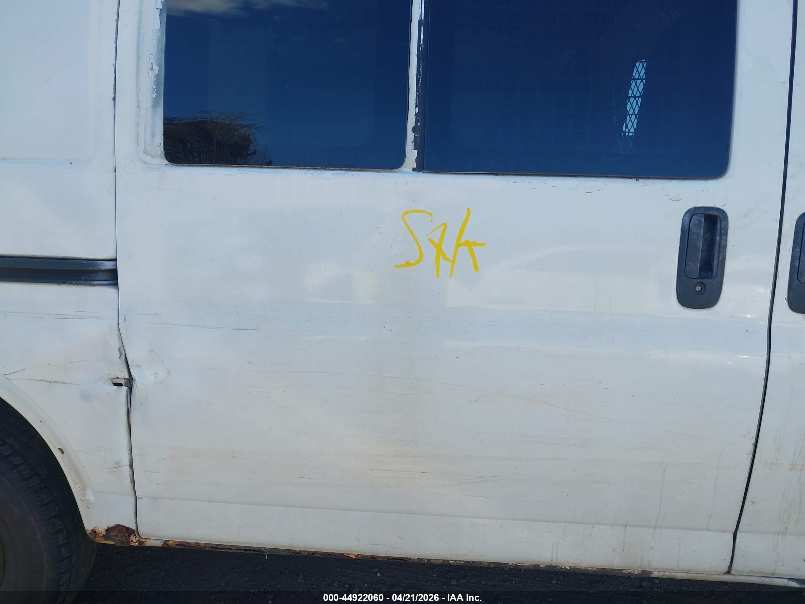 CHEVROLET EXPRESS image 8