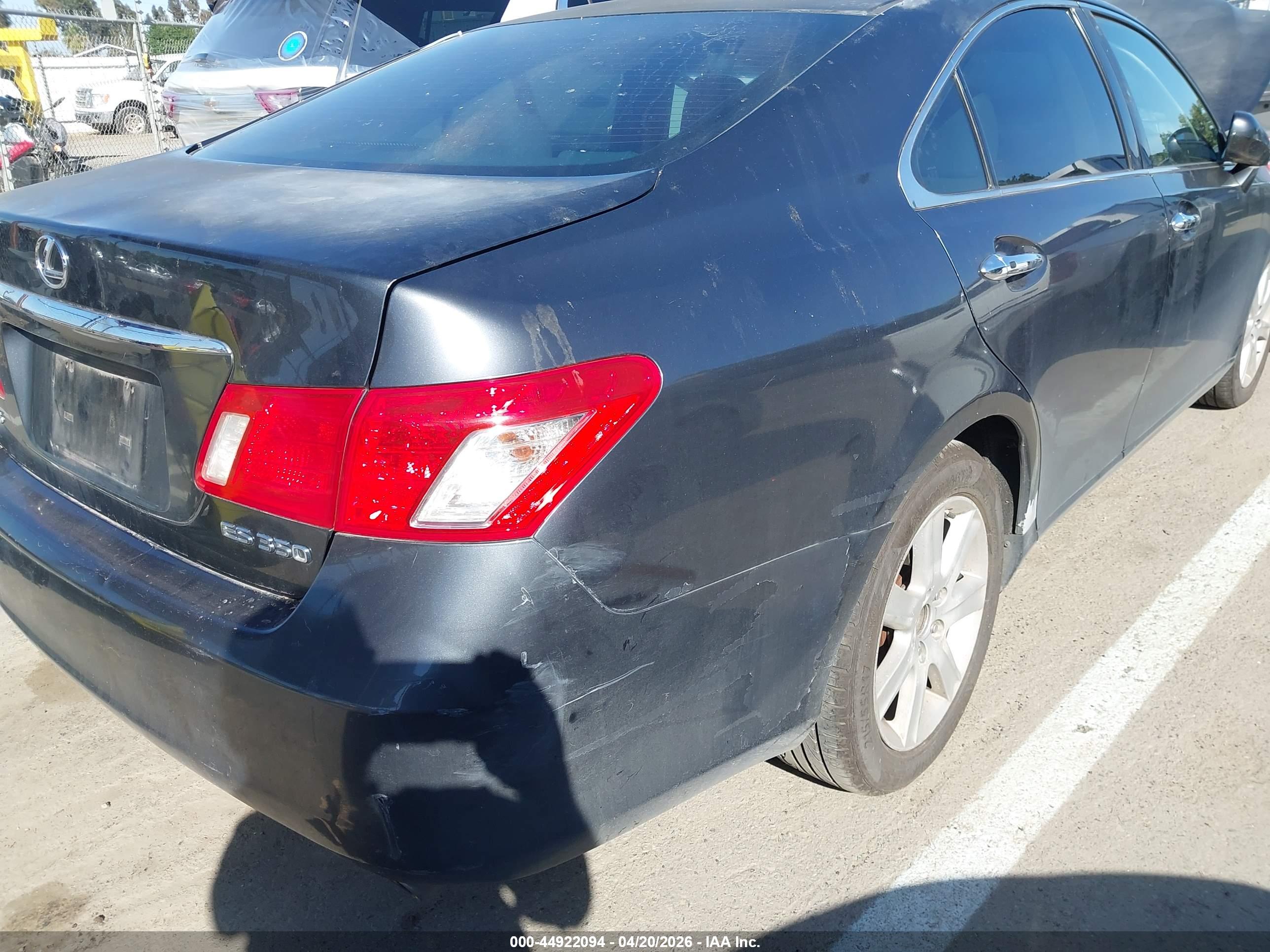LEXUS ES image 6