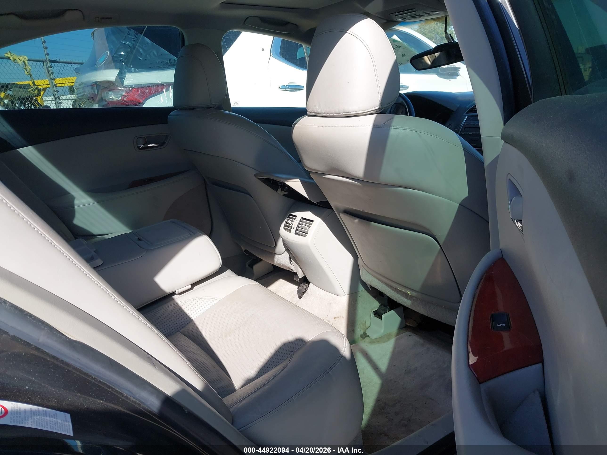 LEXUS ES image 8