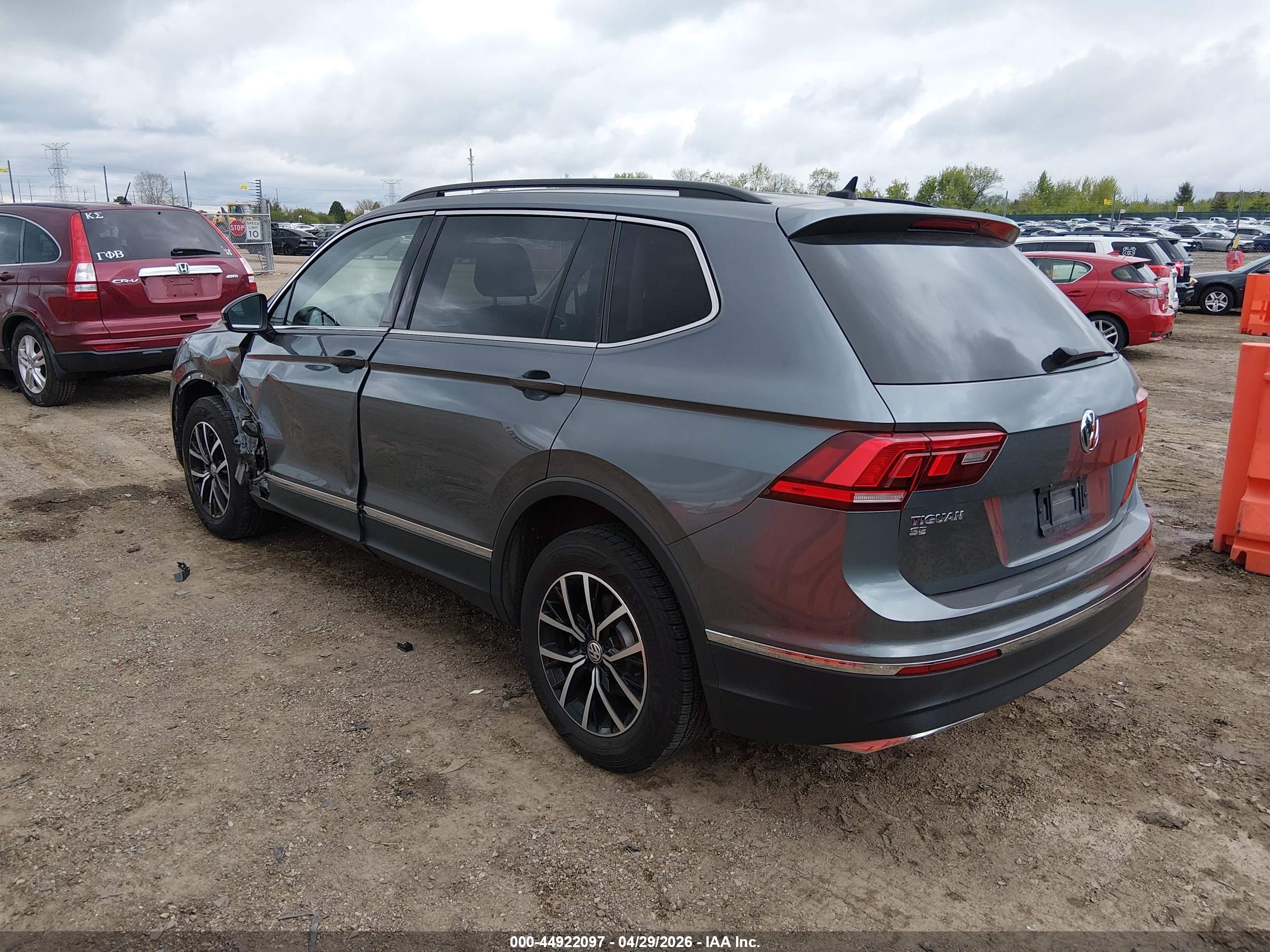 VOLKSWAGEN TIGUAN image 3