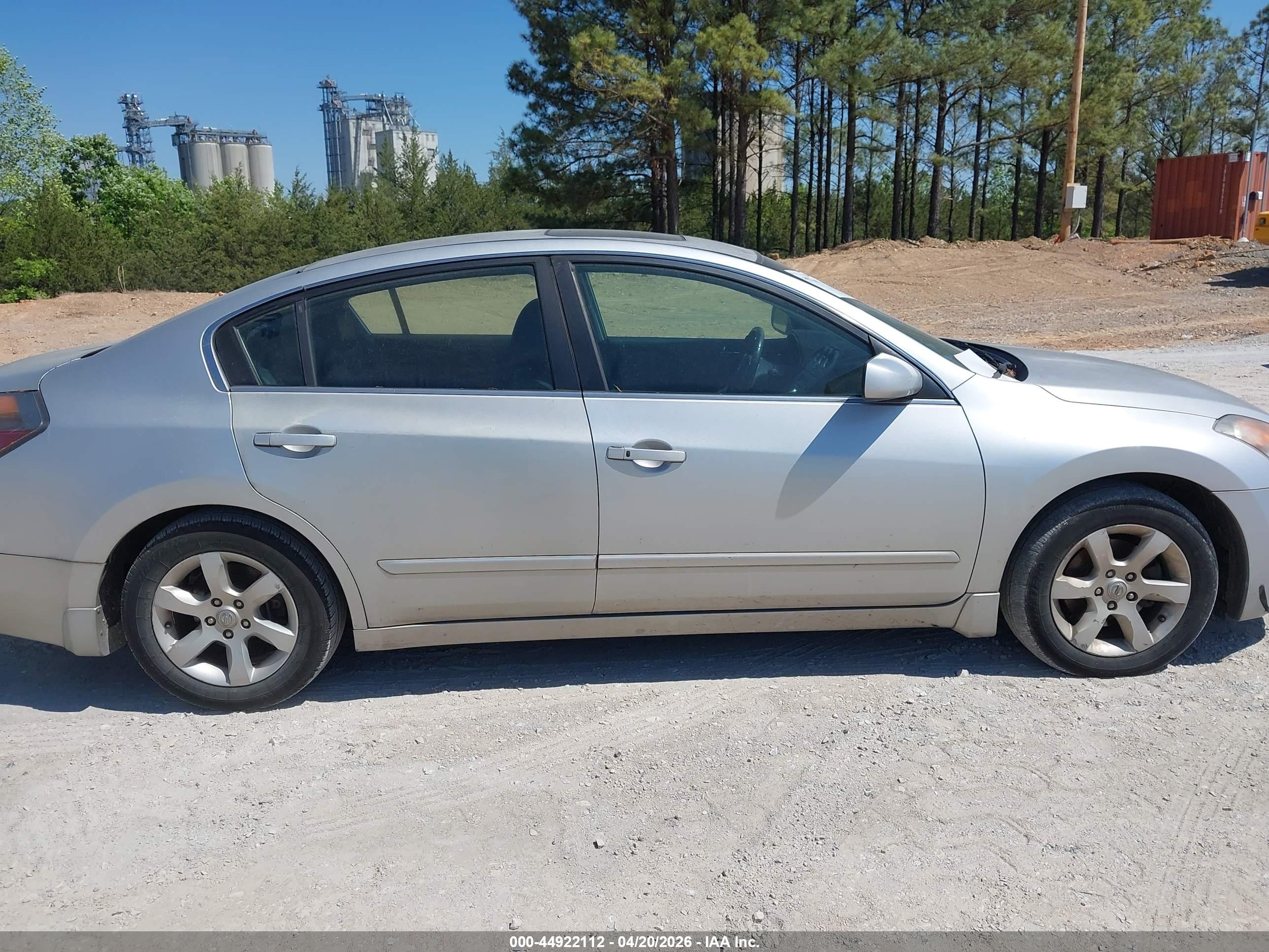 NISSAN ALTIMA image 6