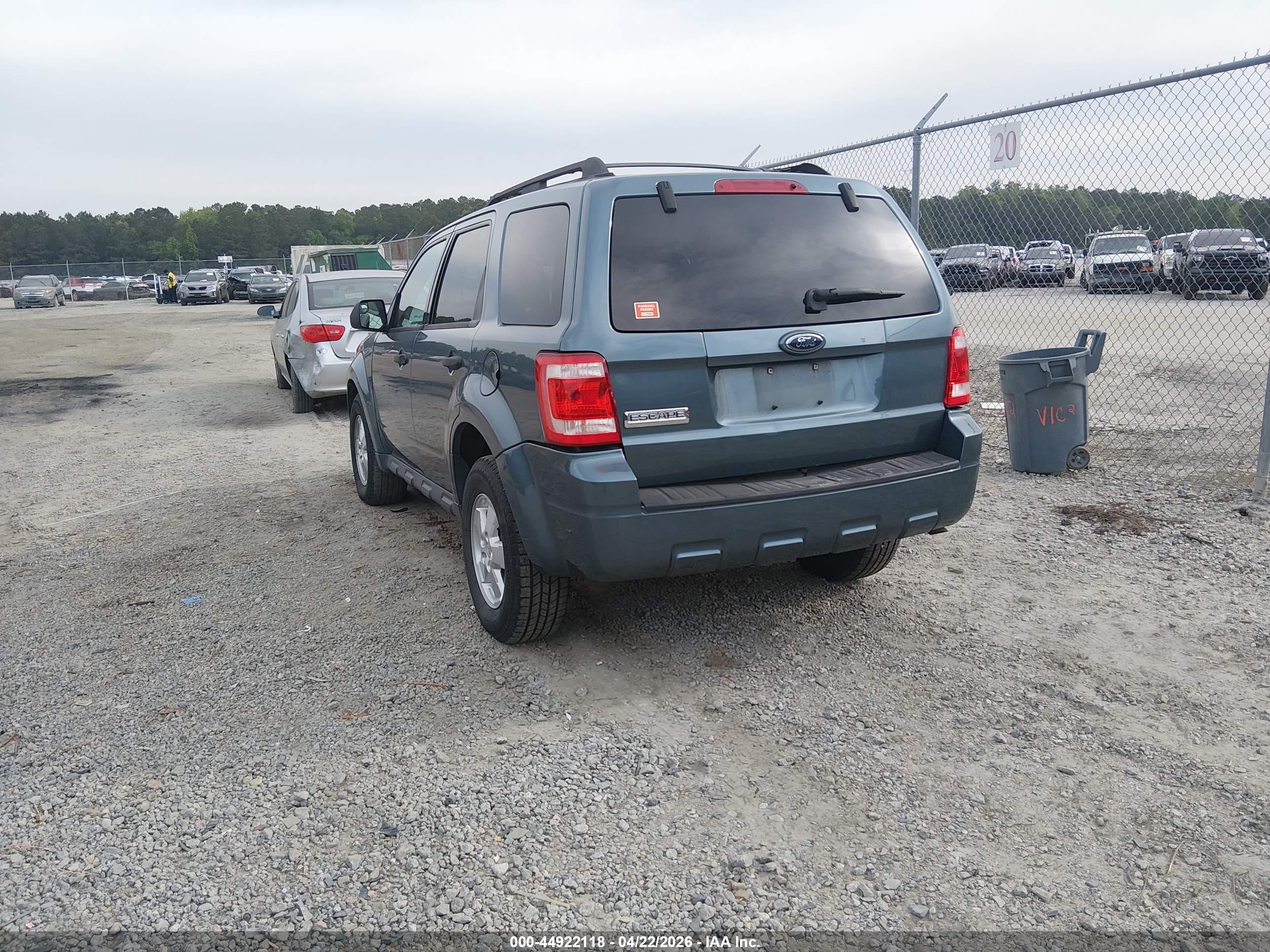 FORD ESCAPE image 3