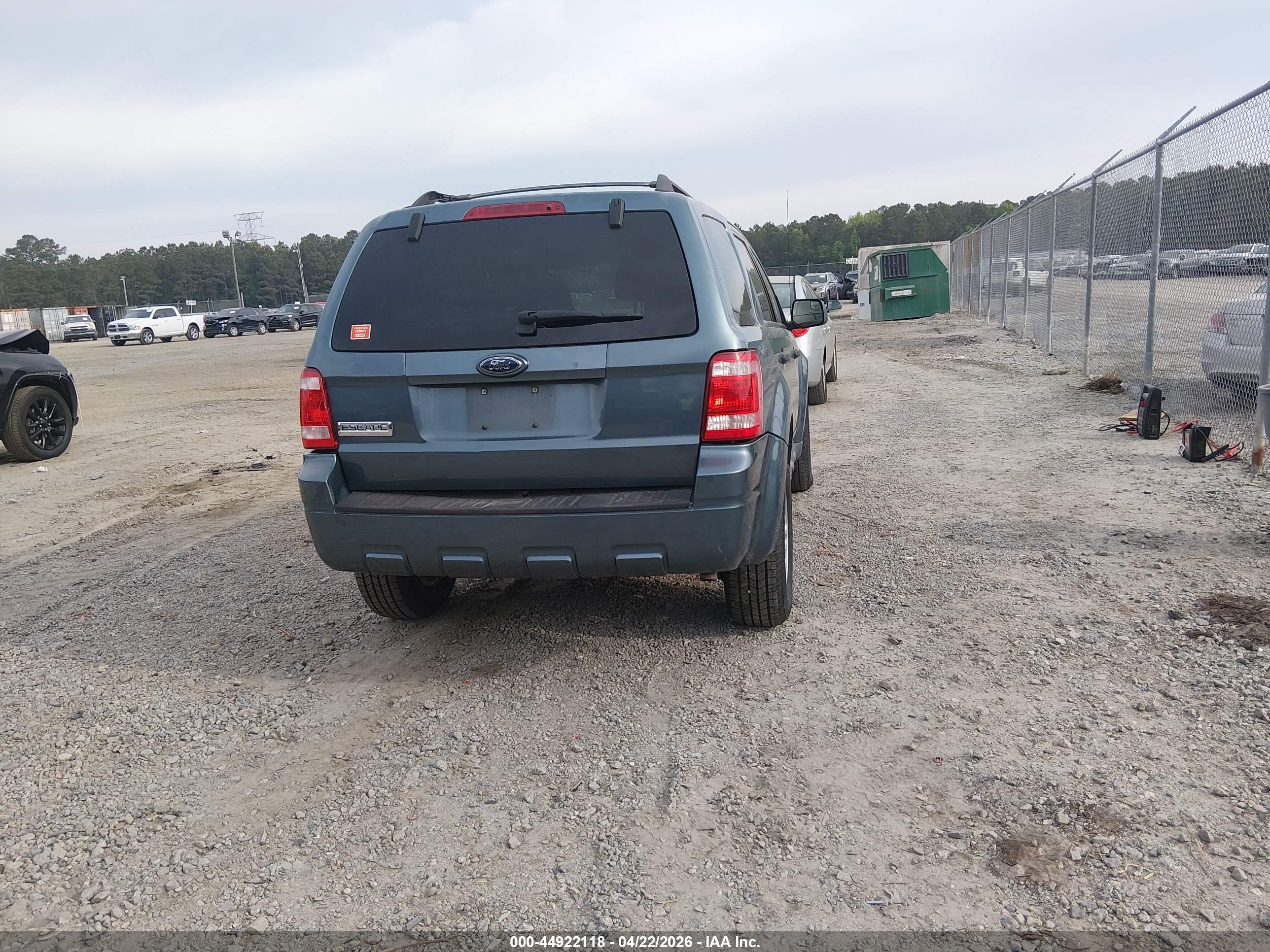 FORD ESCAPE image 4