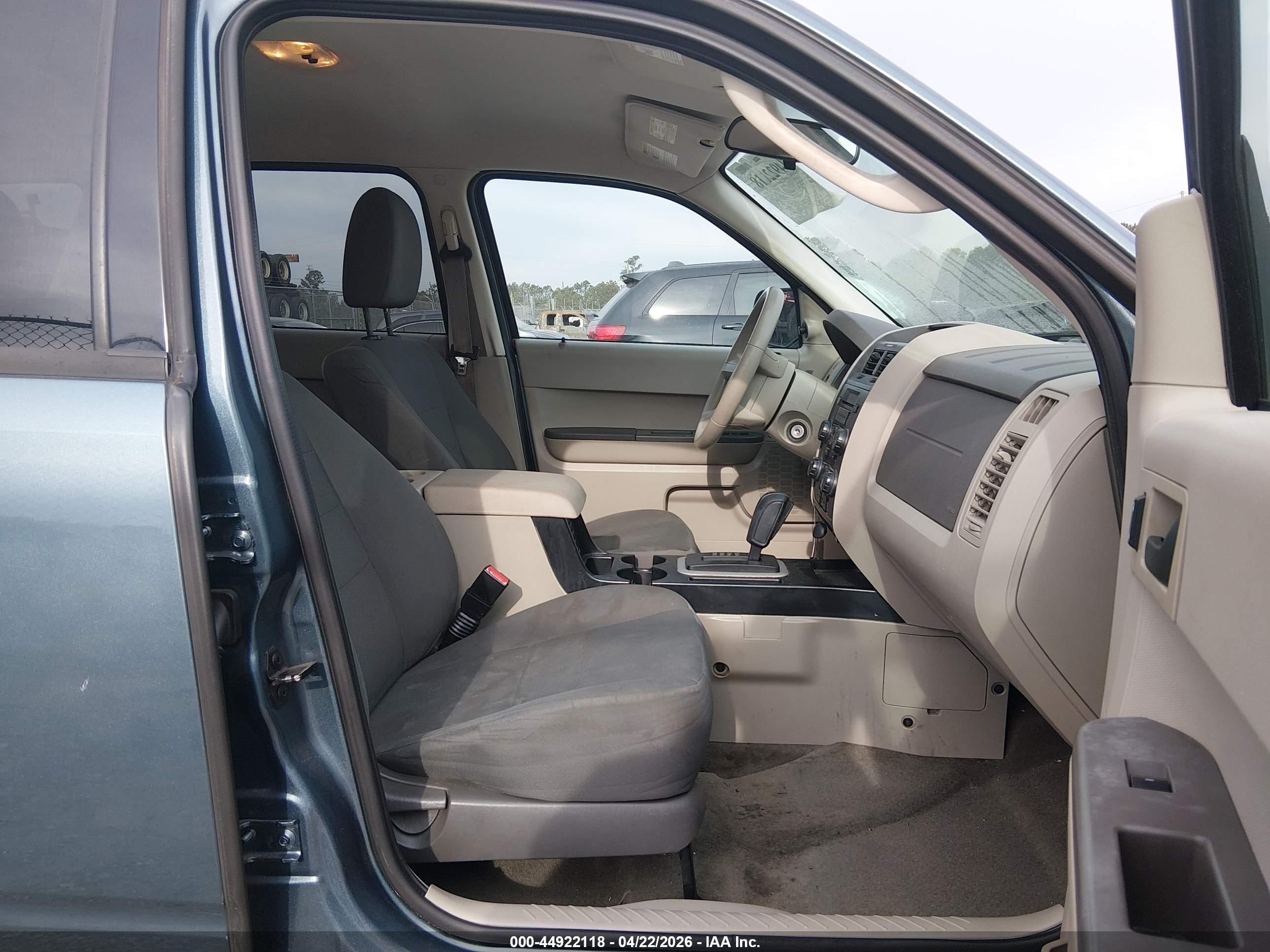 FORD ESCAPE image 5