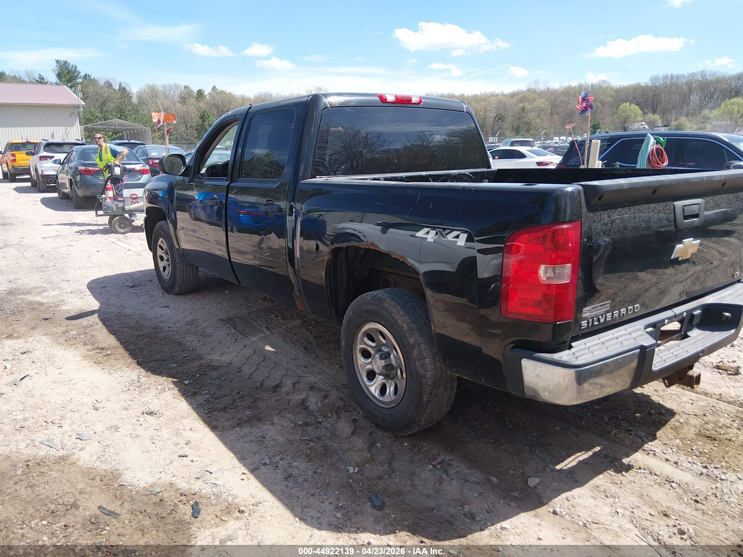CHEVROLET SILVERADO image 3