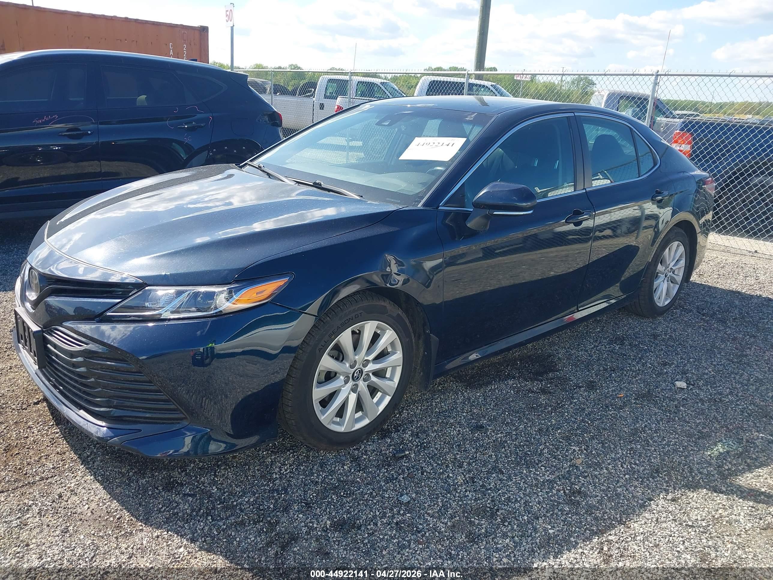 TOYOTA CAMRY image 2