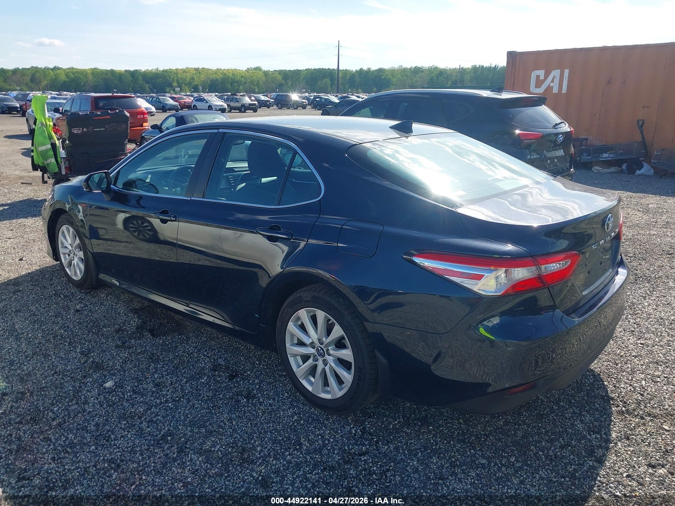 TOYOTA CAMRY image 3