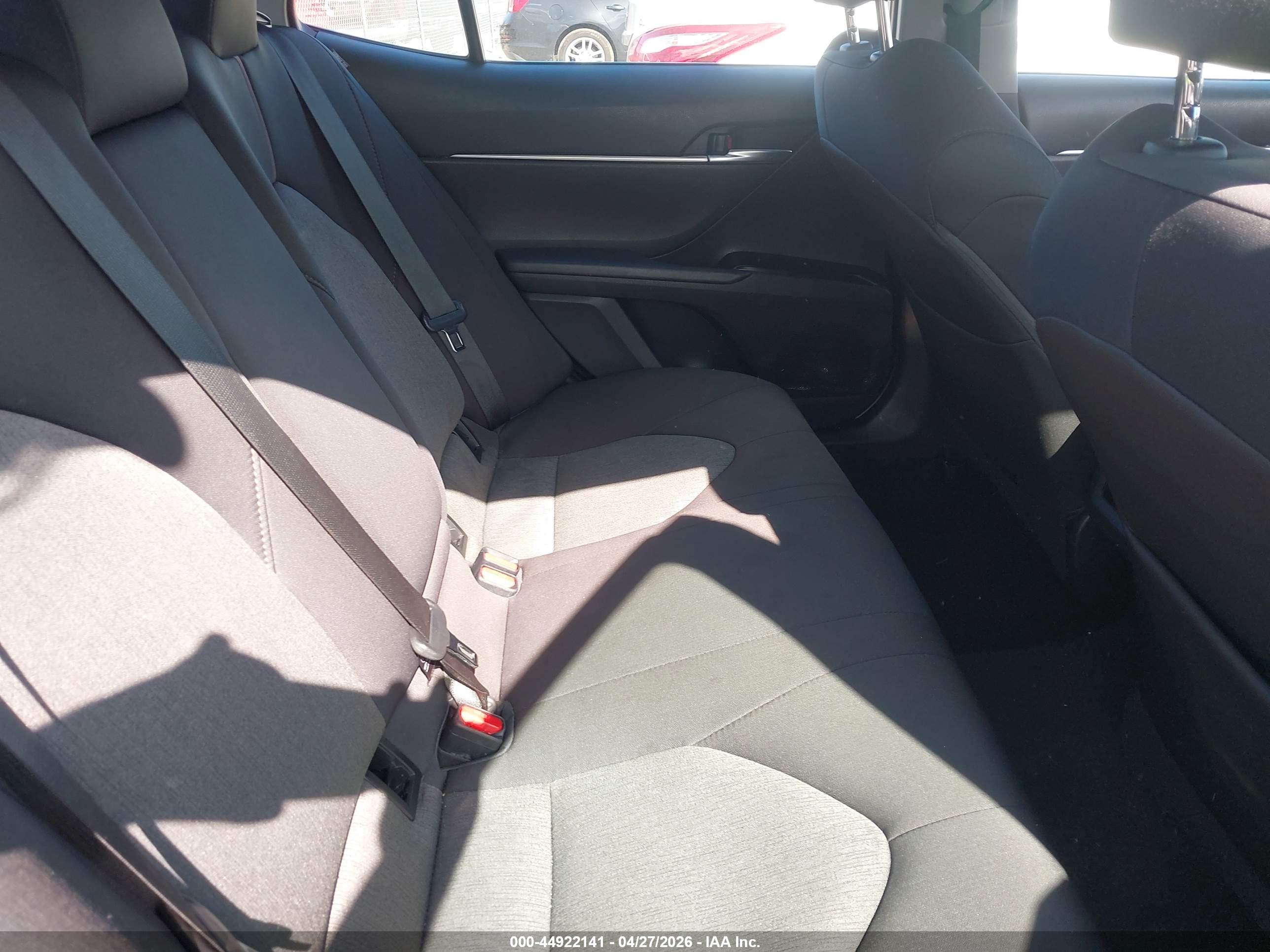 TOYOTA CAMRY image 8