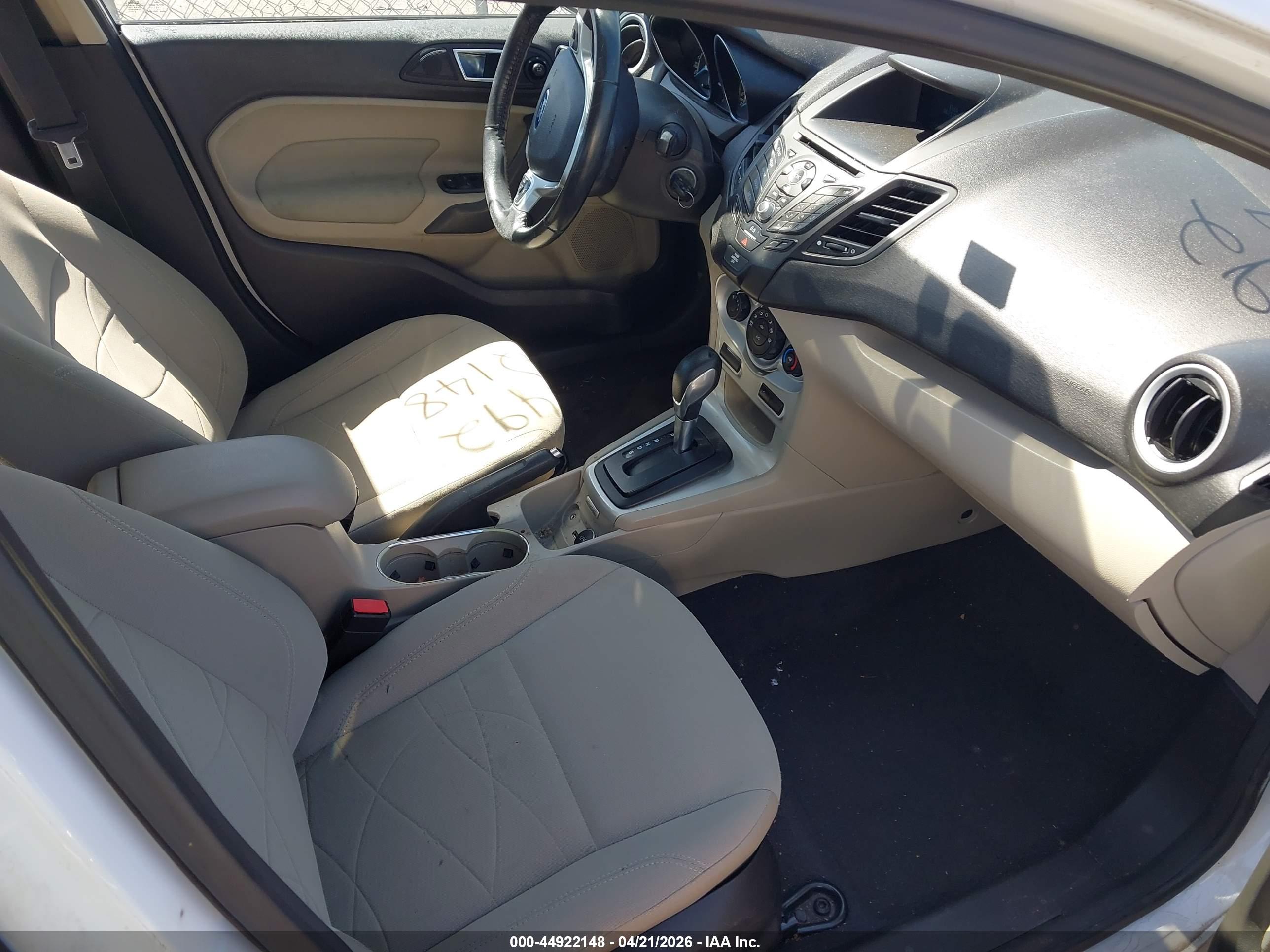 FORD FIESTA image 5