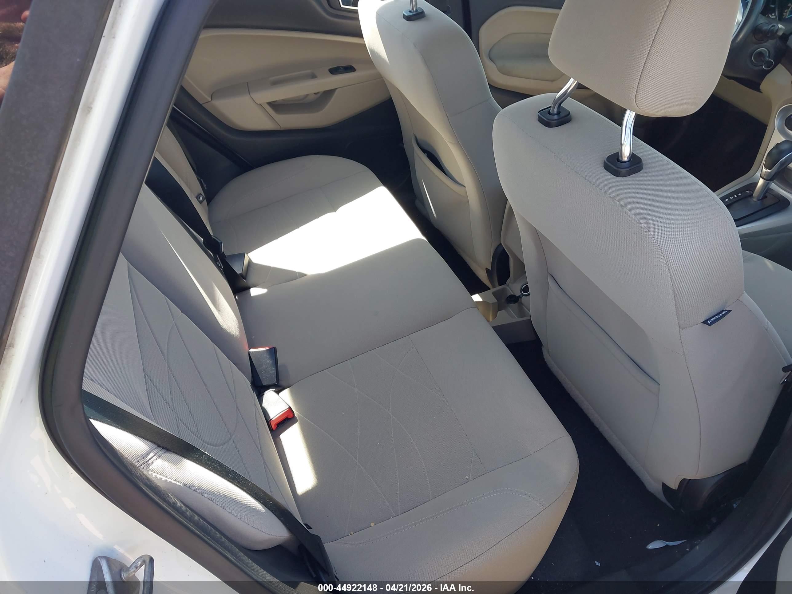 FORD FIESTA image 8