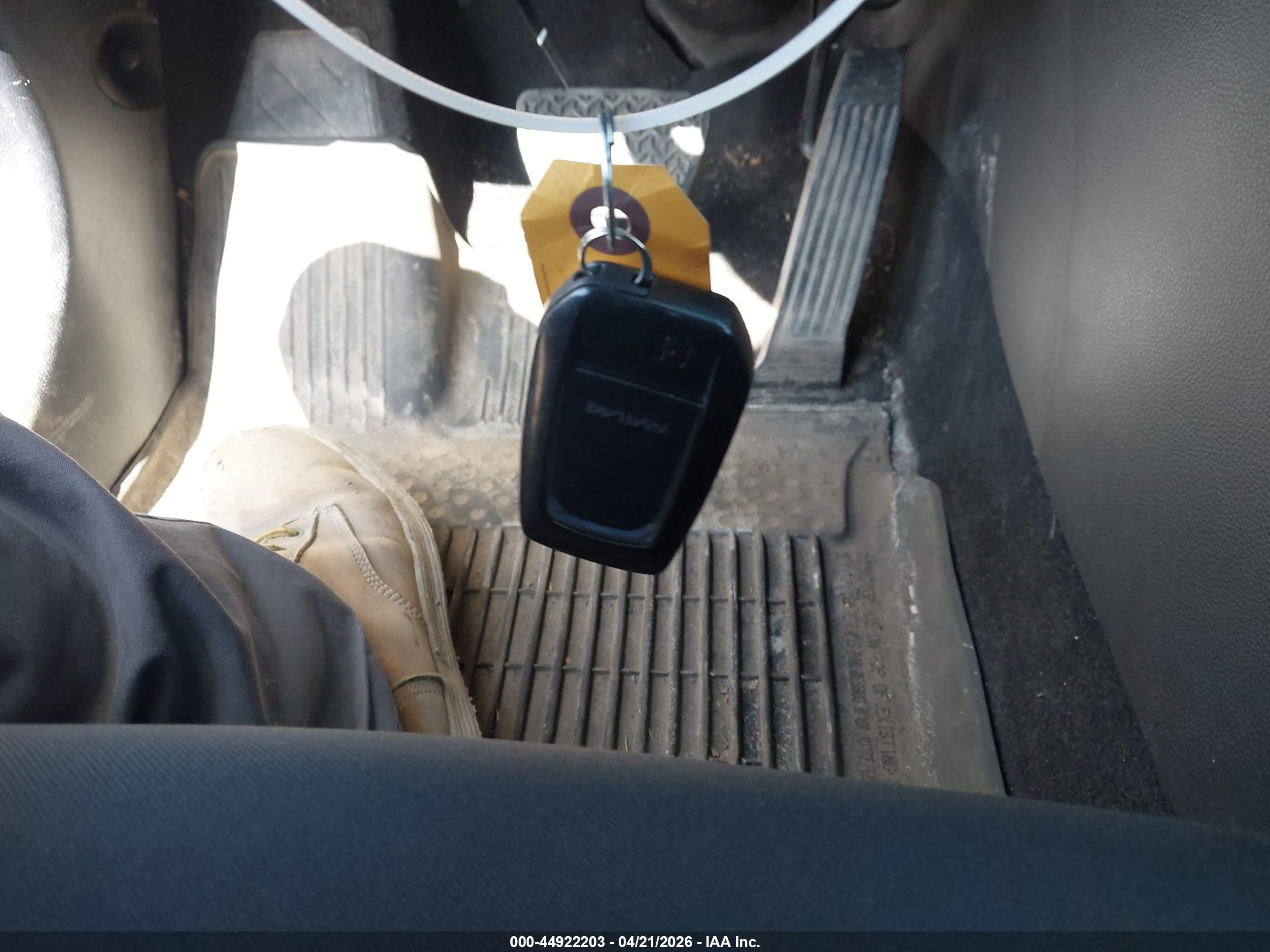 TOYOTA RAV4 image 11