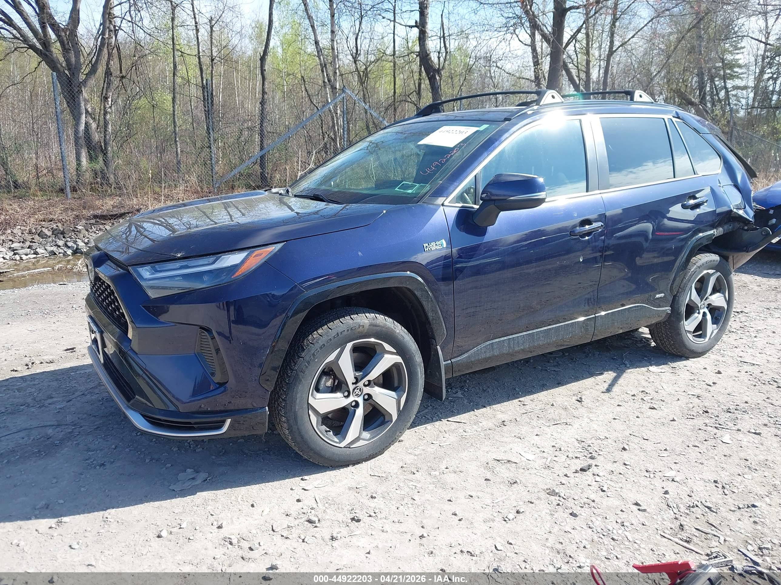 TOYOTA RAV4 image 2