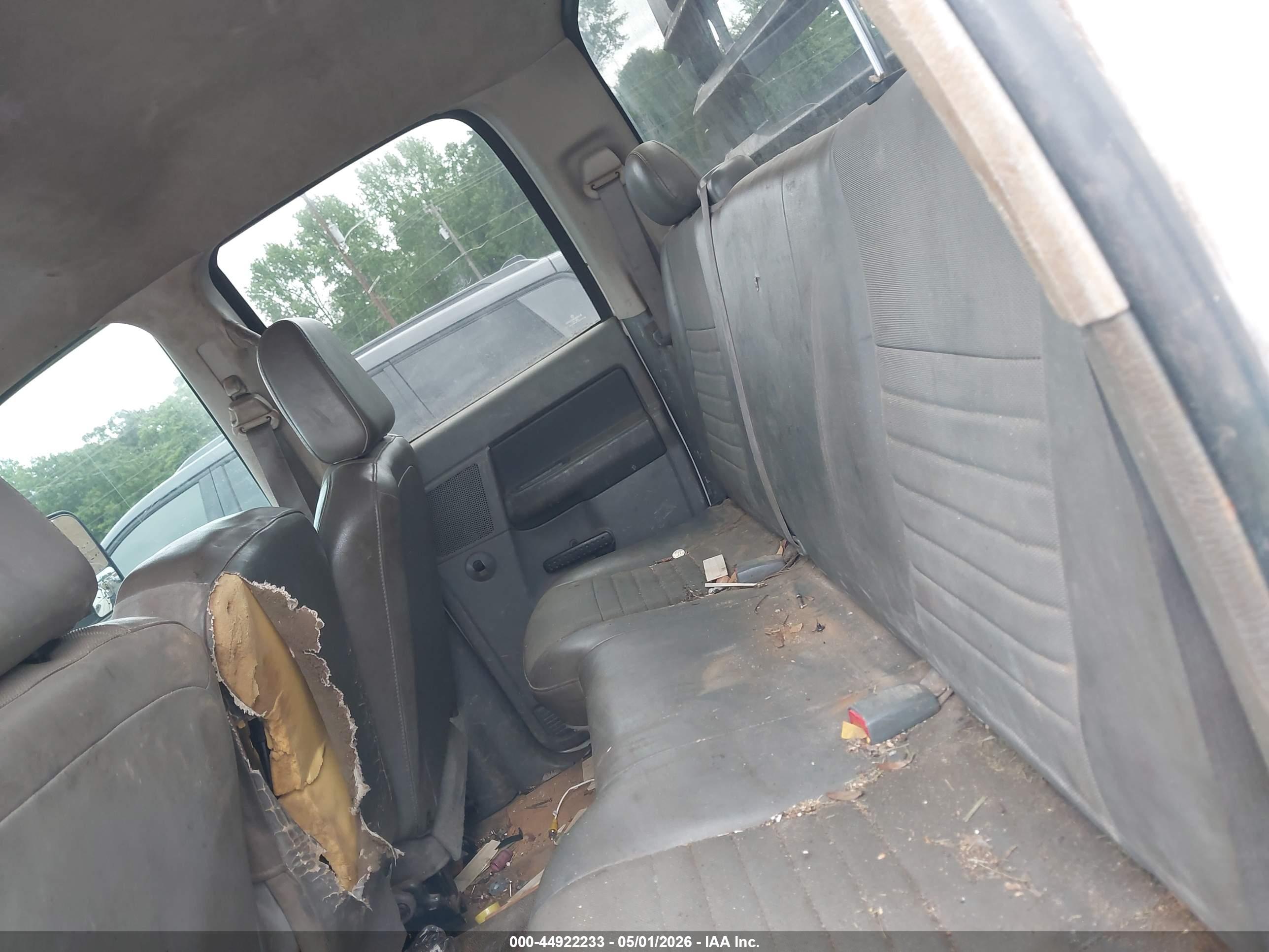 DODGE RAM image 8