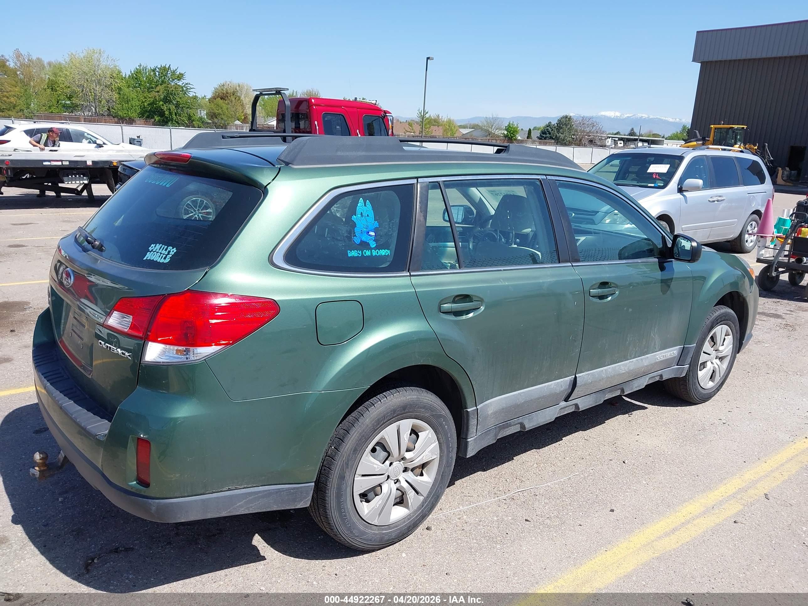 SUBARU OUTBACK image 4
