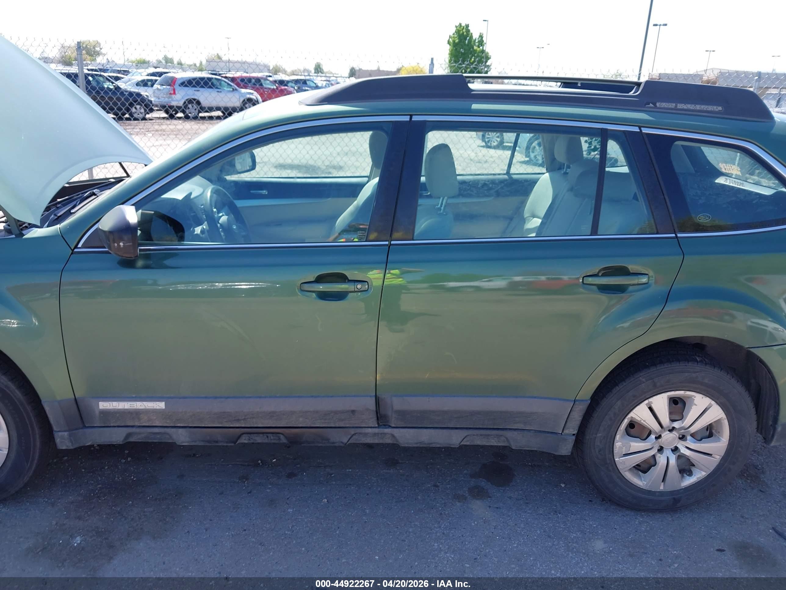 SUBARU OUTBACK image 6