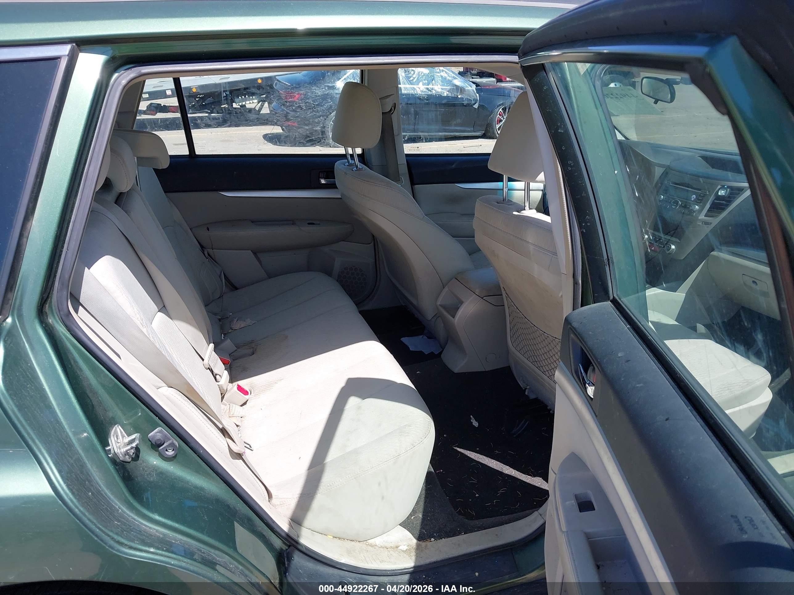 SUBARU OUTBACK image 8