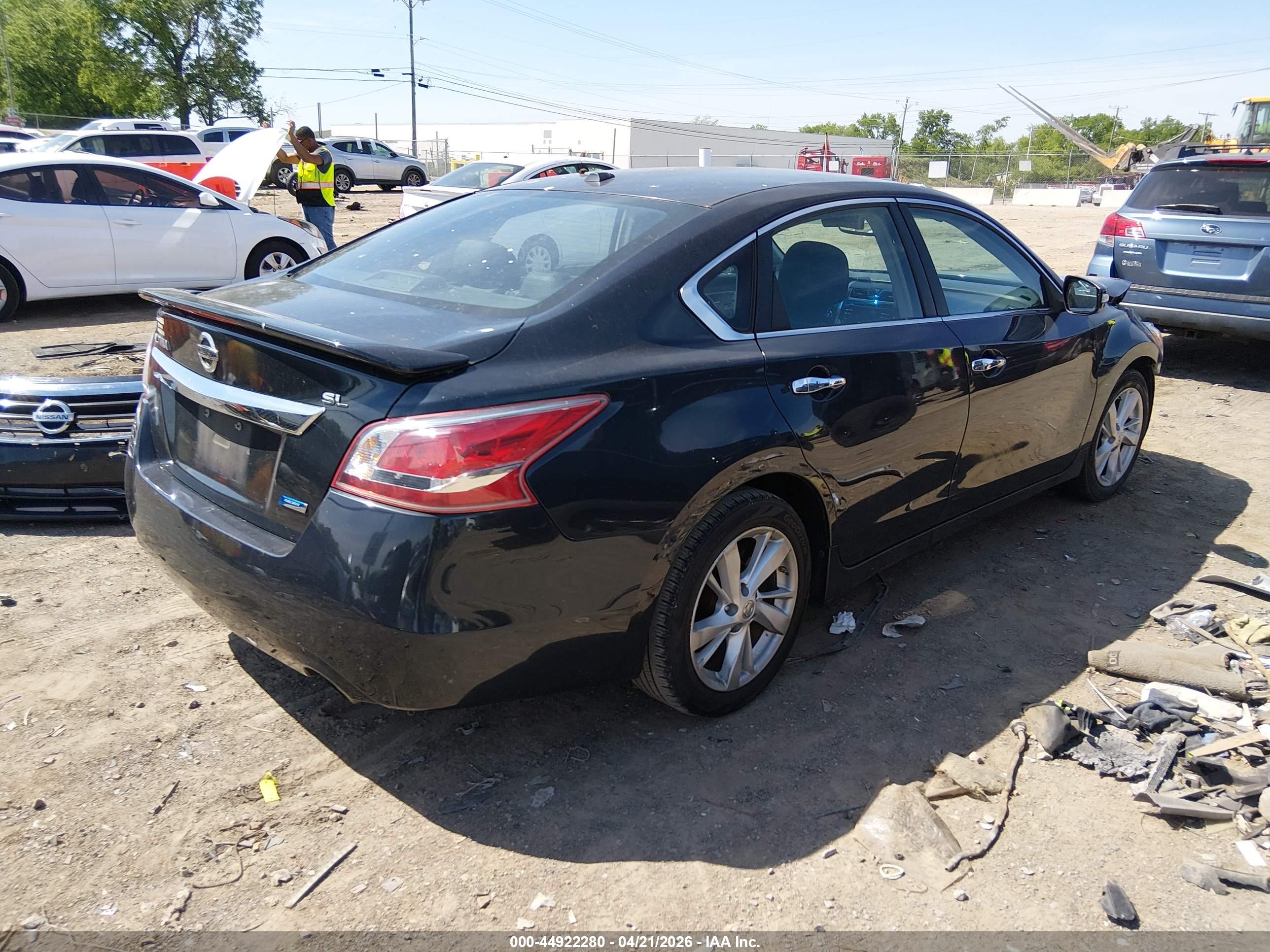 NISSAN ALTIMA image 4