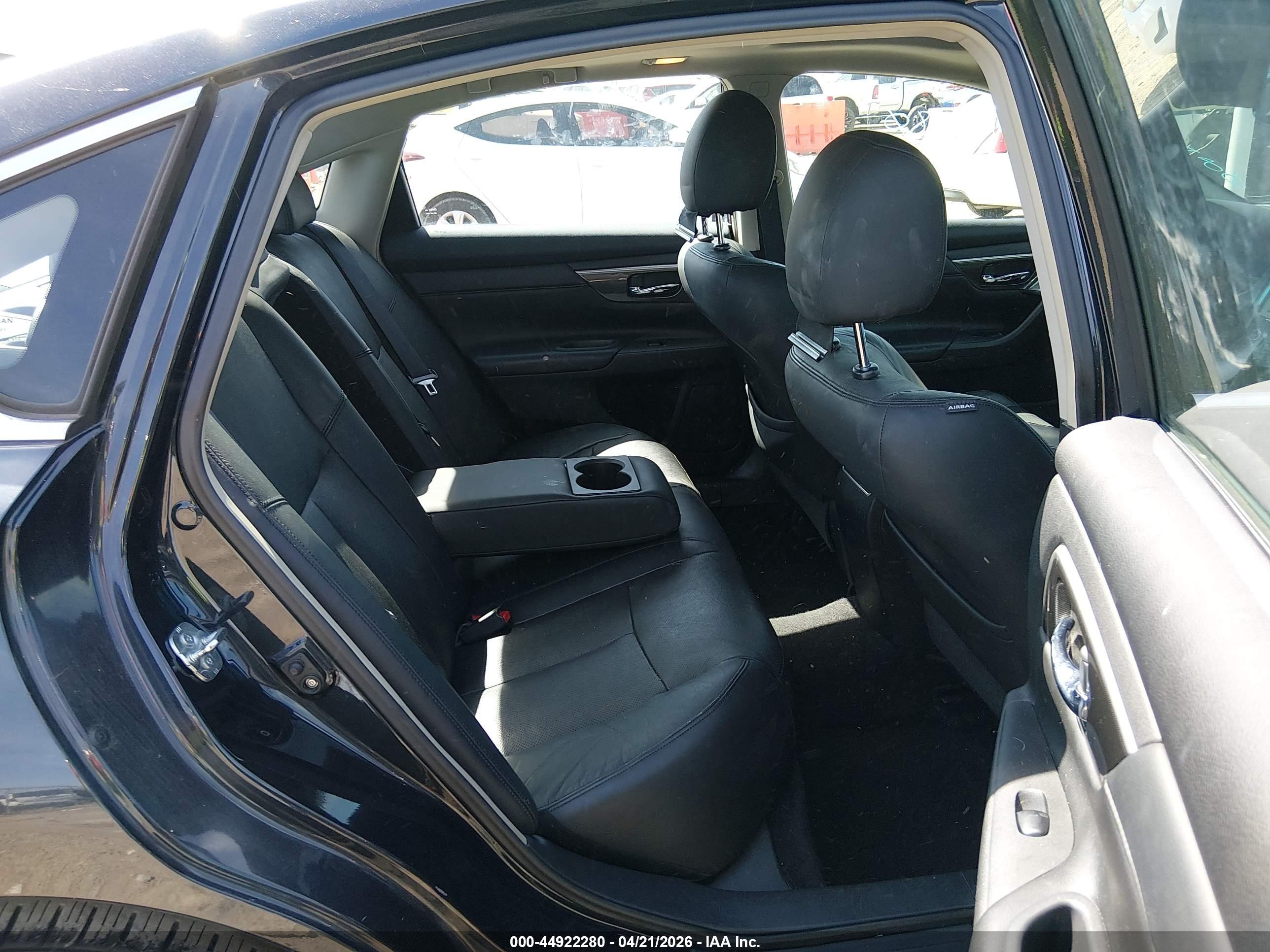 NISSAN ALTIMA image 8