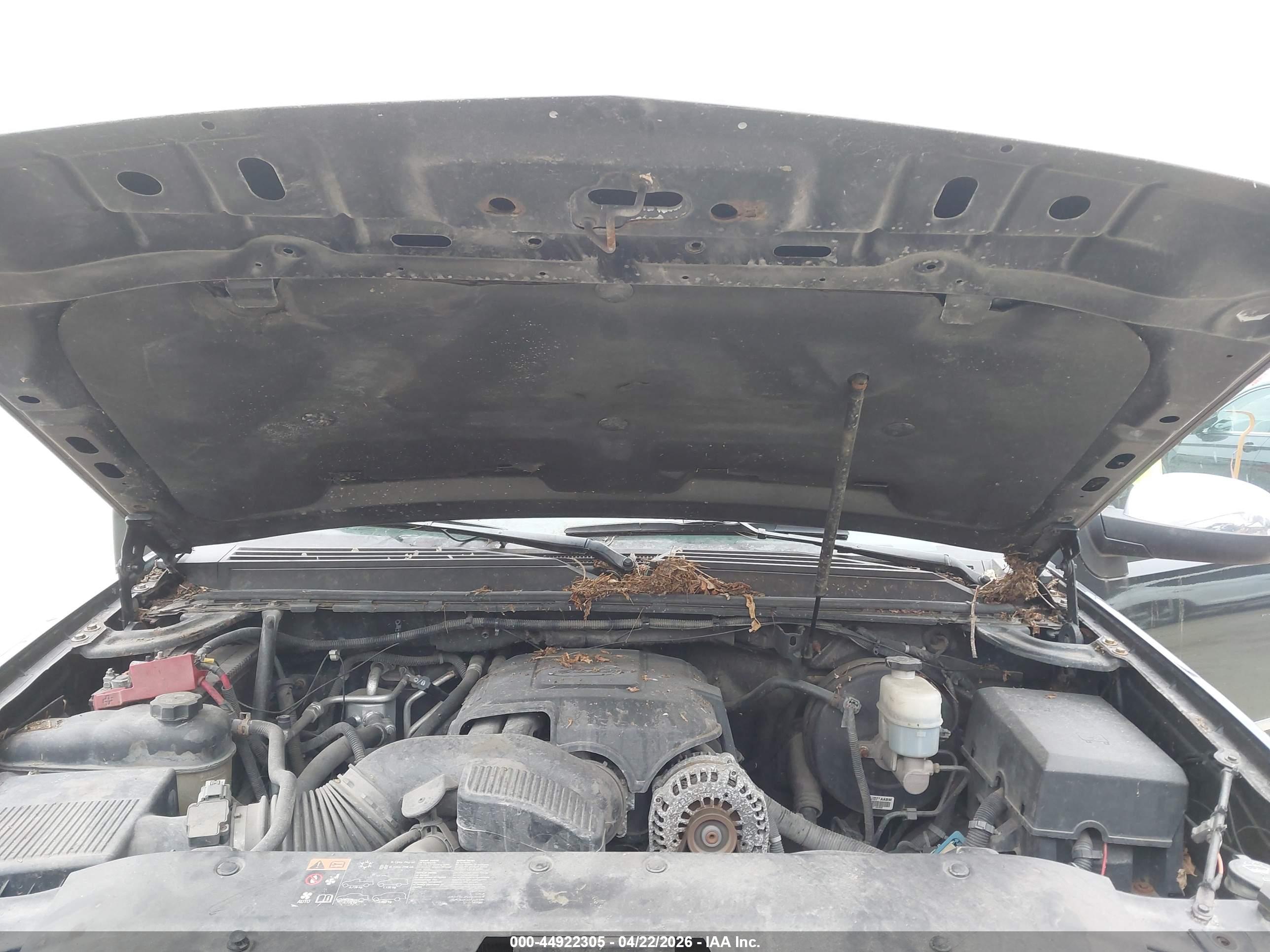 CHEVROLET SUBURBAN image 10