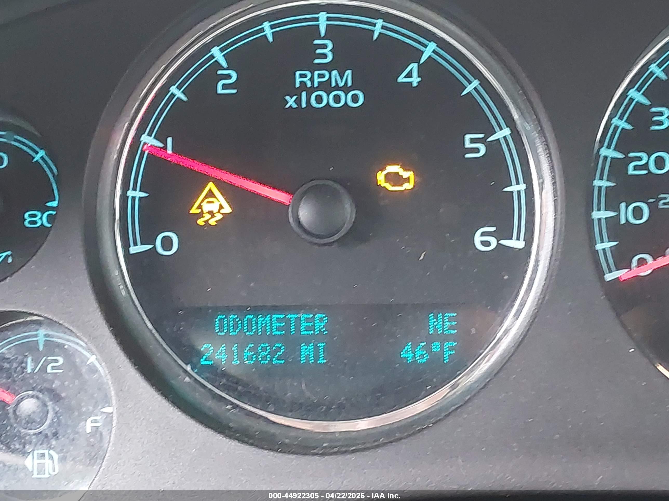 CHEVROLET SUBURBAN image 7