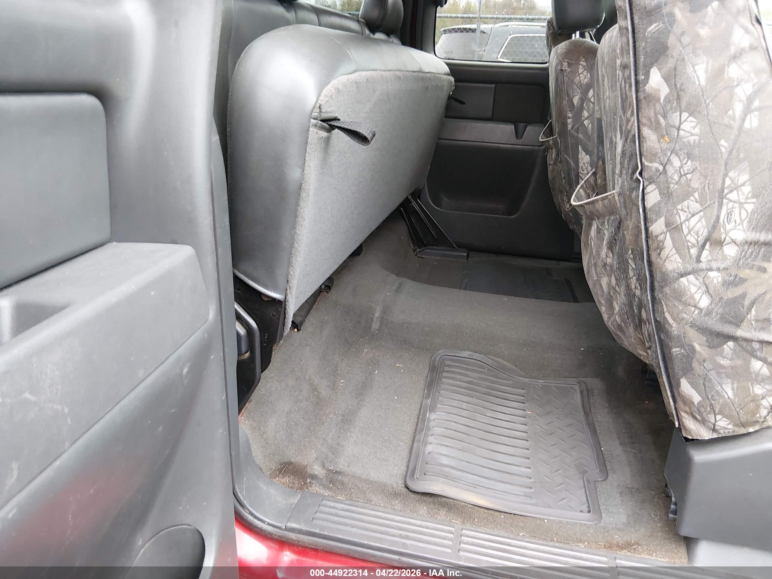 CHEVROLET SILVERADO image 8