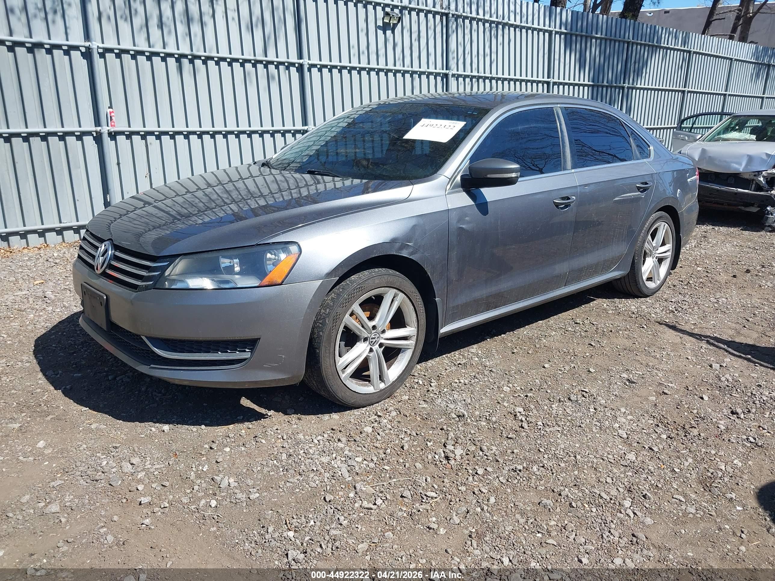 VOLKSWAGEN PASSAT image 2