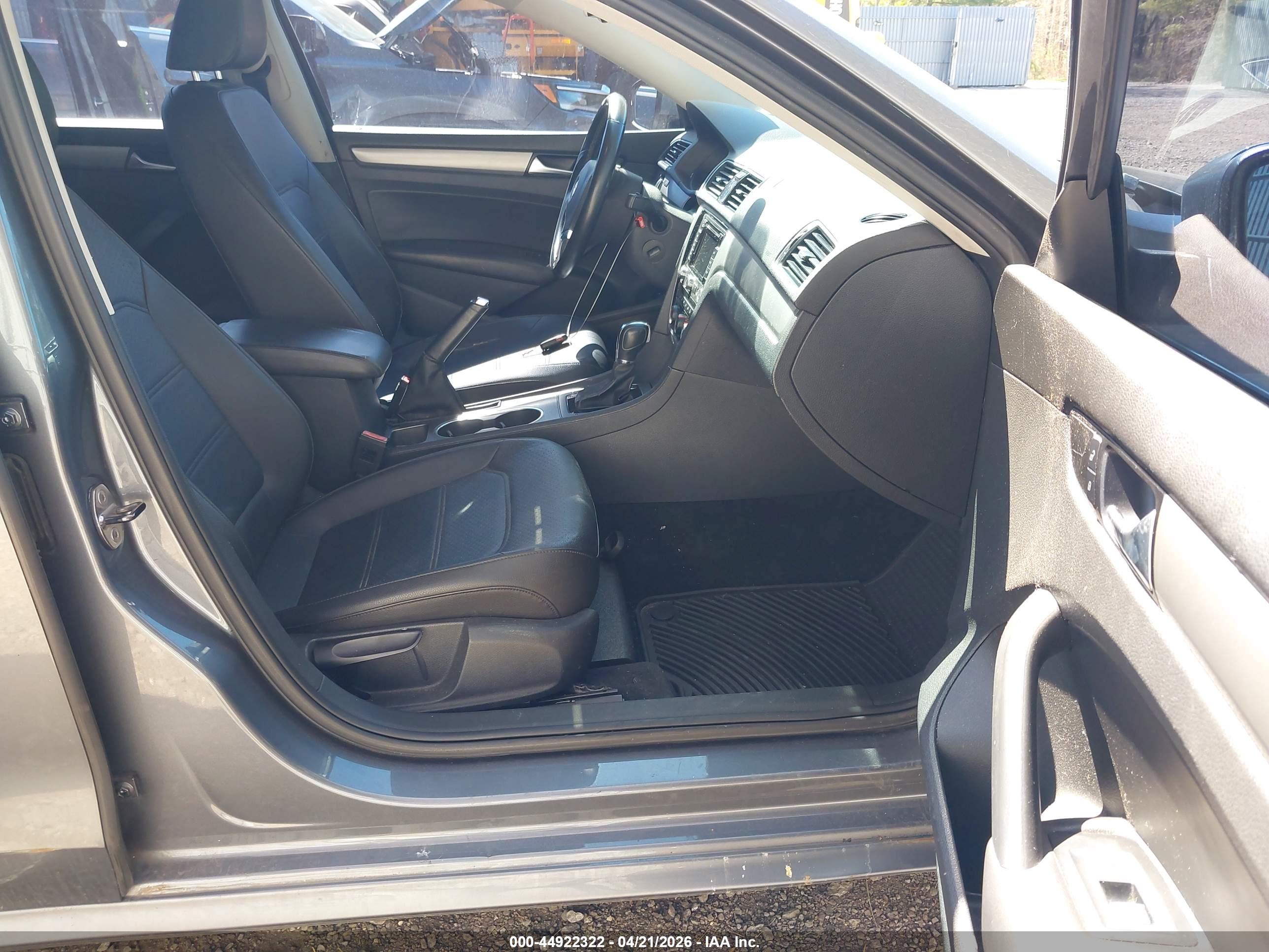VOLKSWAGEN PASSAT image 5