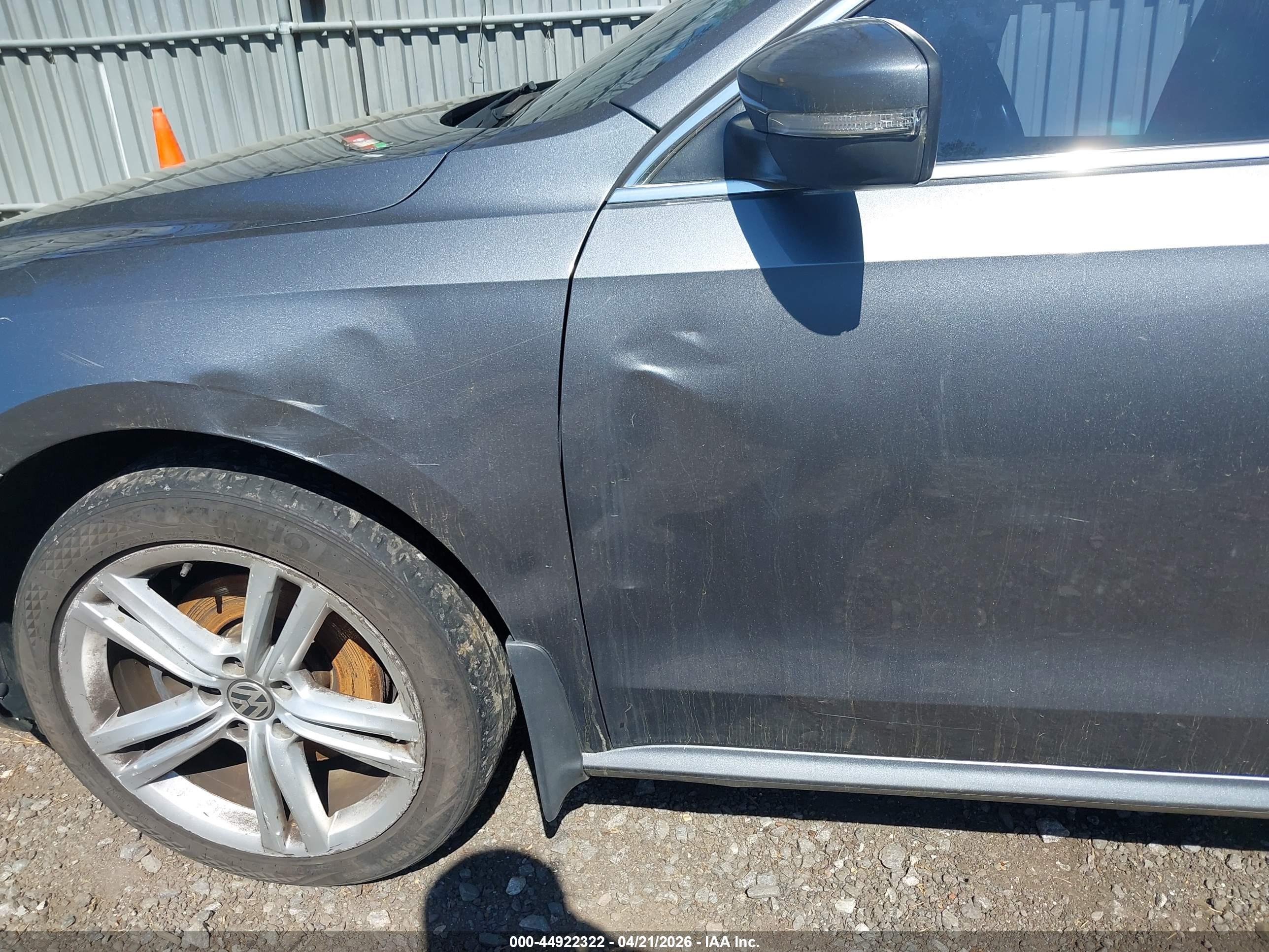 VOLKSWAGEN PASSAT image 6