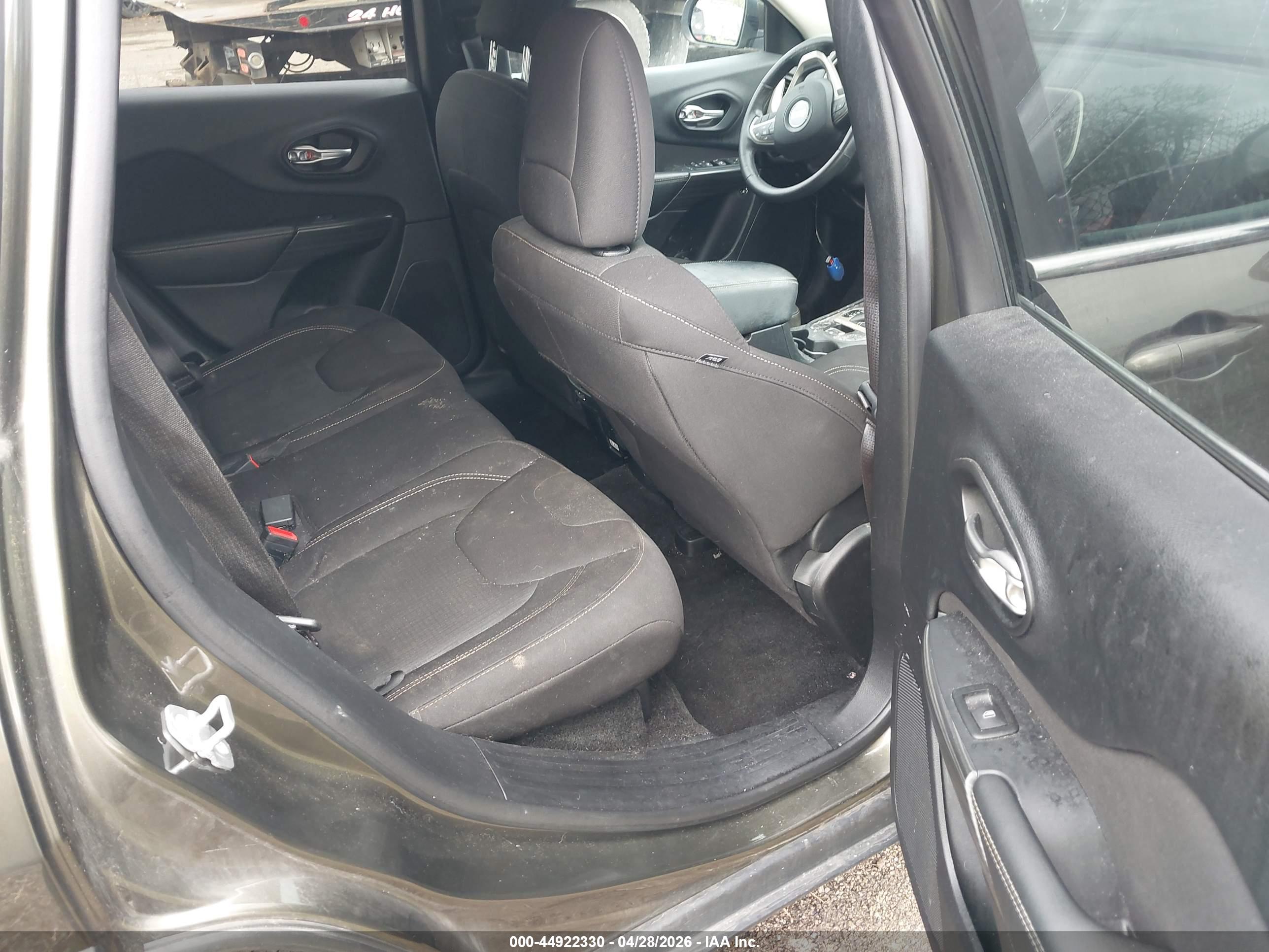 JEEP CHEROKEE image 8