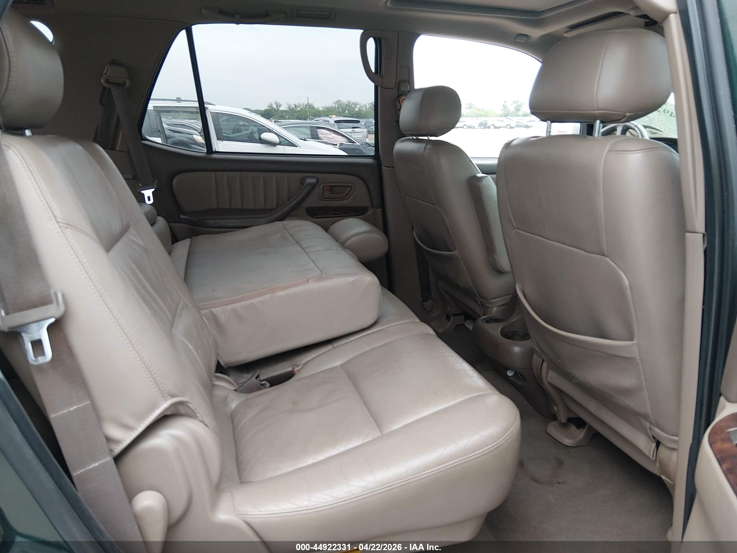 TOYOTA SEQUOIA image 8